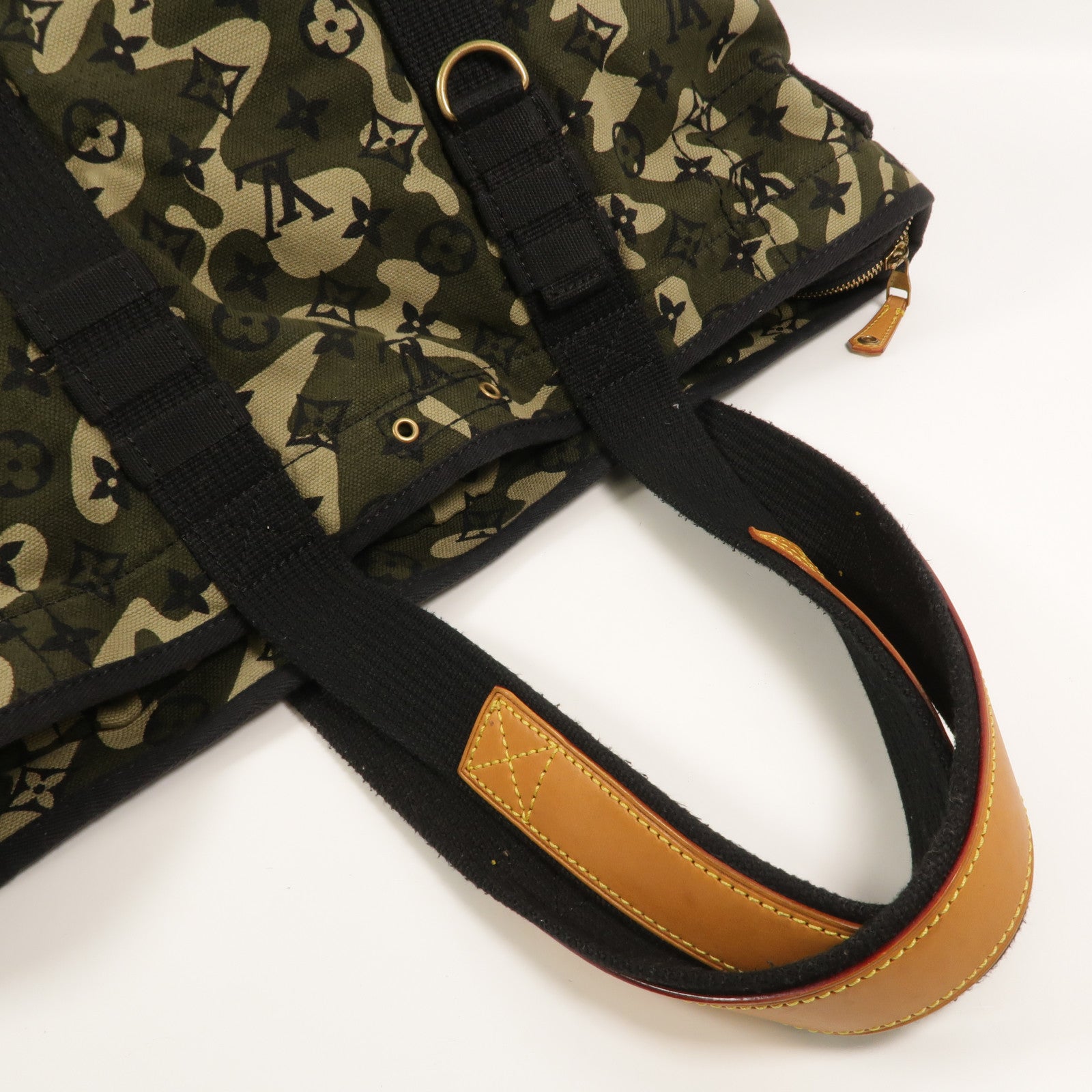 LOUIS VUITTON Monogramouflage Tray肩背袋