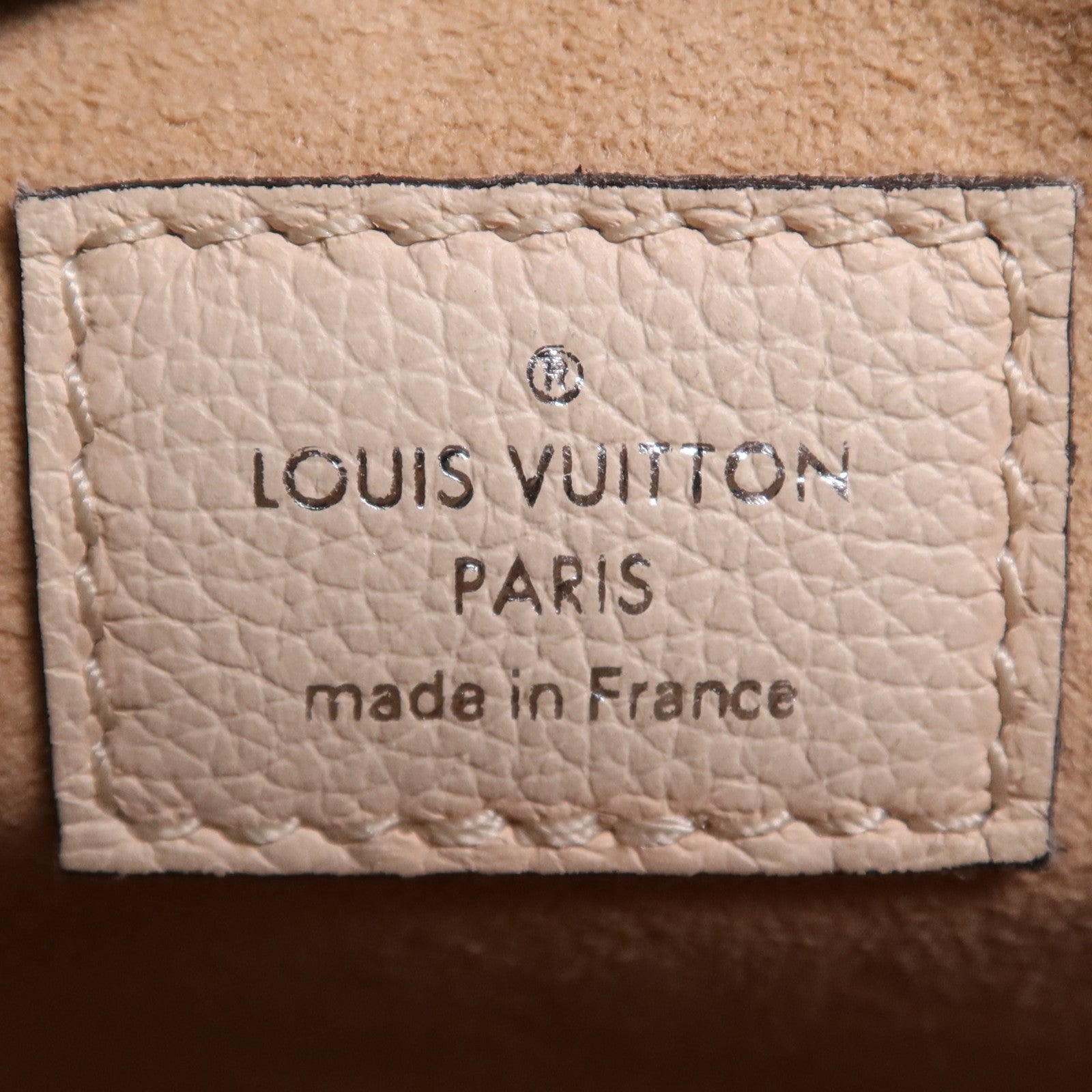 LOUIS VUITTON 牛皮皮革My Lock Me銀扣鏈帶肩背袋