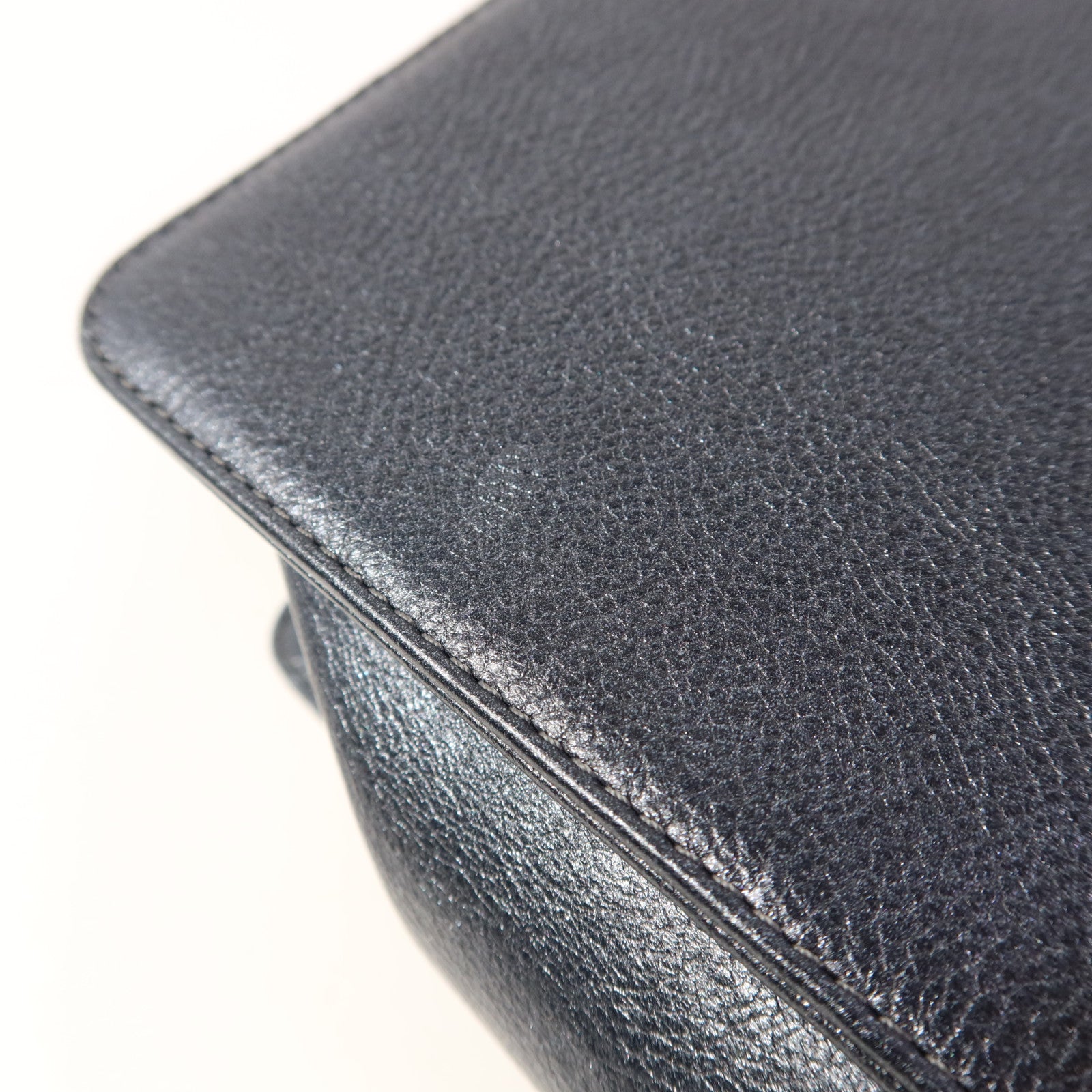 CHANEL 牛皮皮革Boy 25金扣鏈帶肩背袋