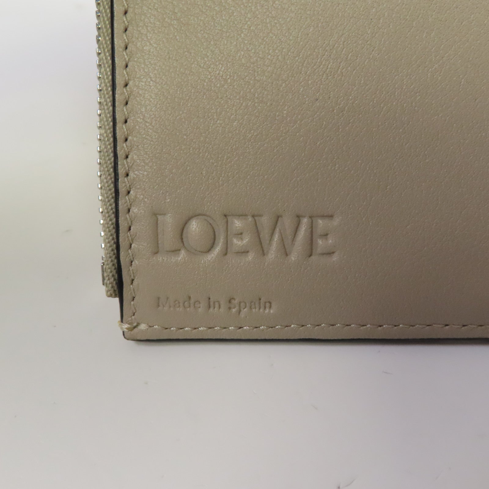 LOEWE 【激減優惠】牛皮皮革Wallet銀扣鈕扣錢包黃色