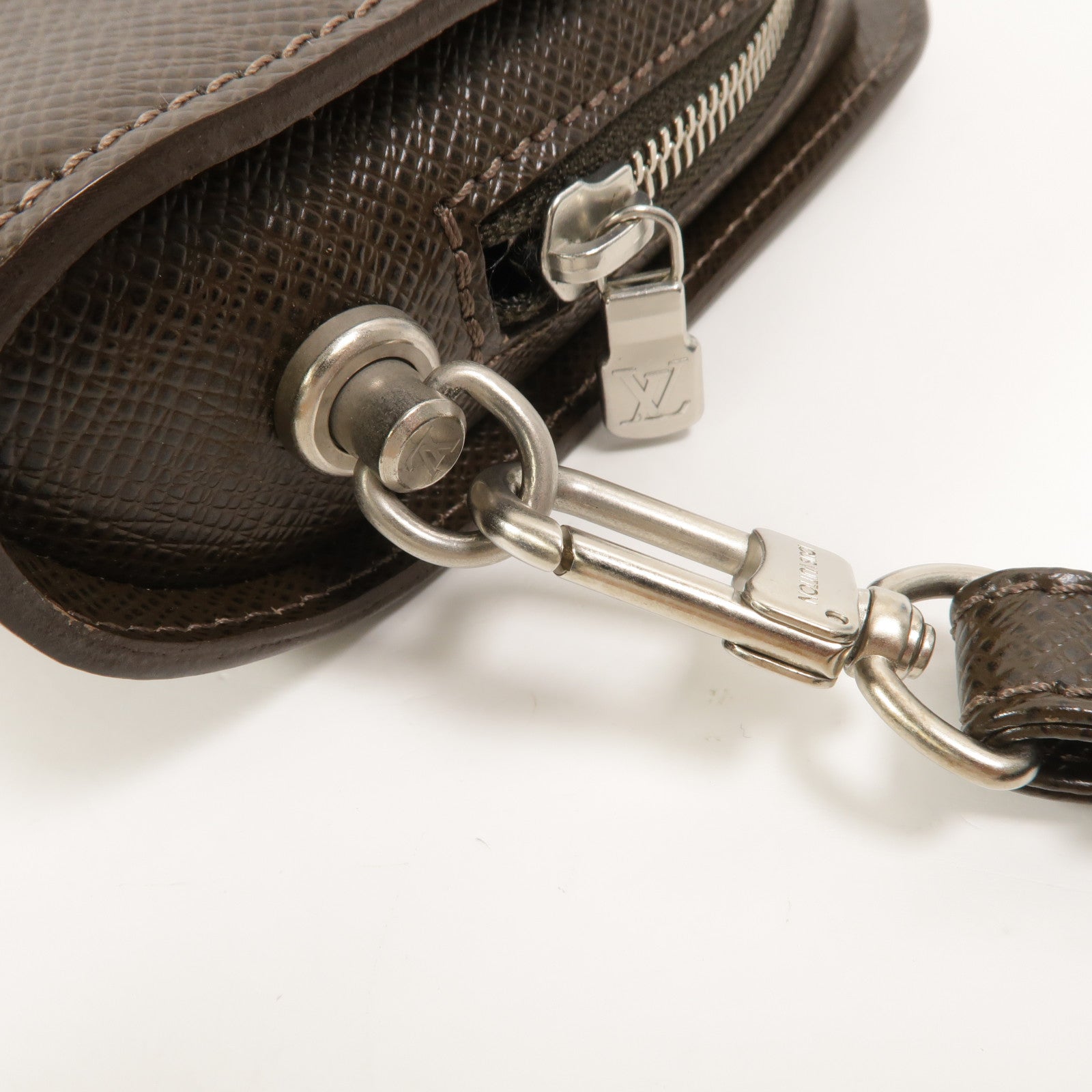 LOUIS VUITTON Taiga Baikal手拿包