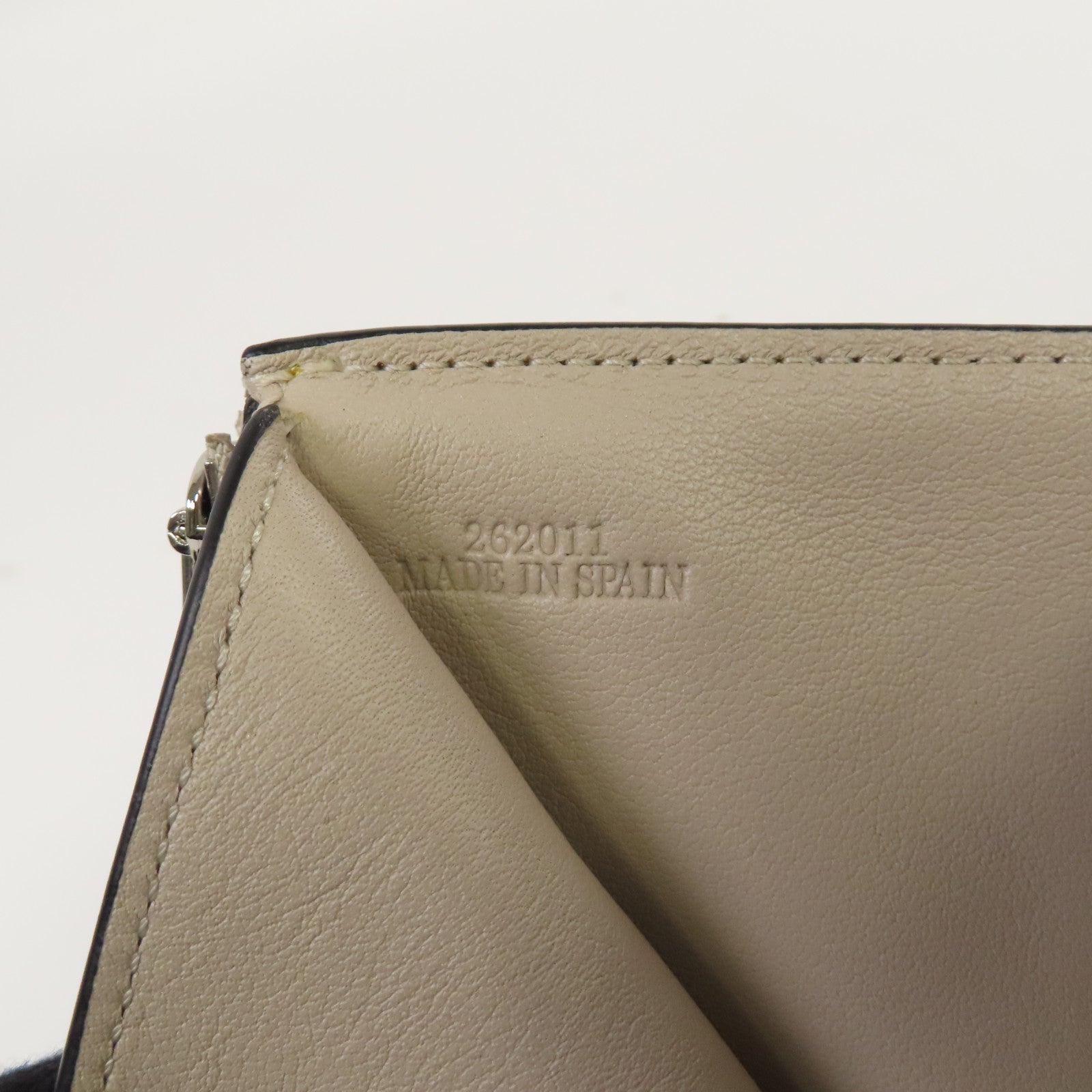 LOEWE 【激減優惠】牛皮皮革Wallet銀扣鈕扣錢包黃色