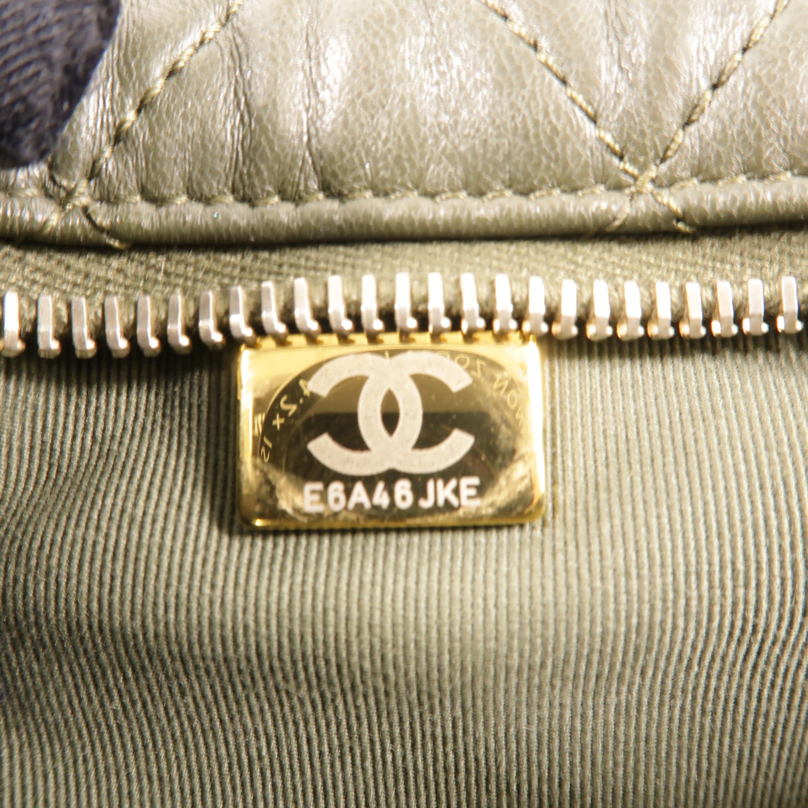 CHANEL 牛皮皮革Camera Bag Gold Ball肩背袋