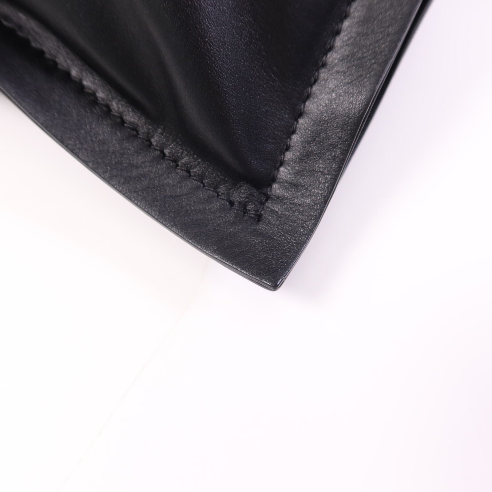 Salvatore Ferragamo 【激減優惠】皮革Shoulder Bag銀扣肩背袋