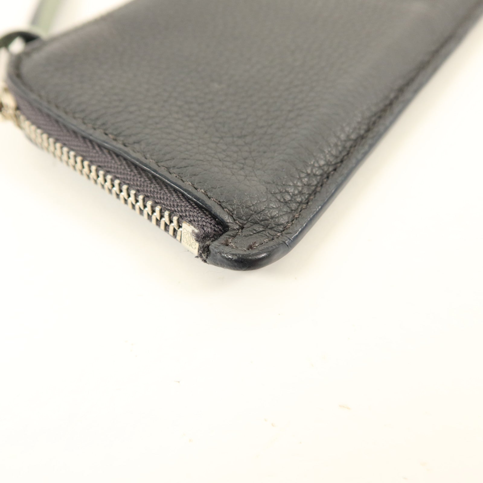 LOEWE 牛皮皮革Card Case銀扣卡片套