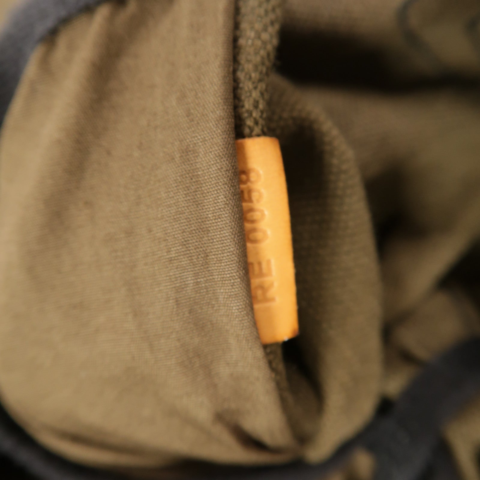 LOUIS VUITTON Monogramouflage Tray肩背袋