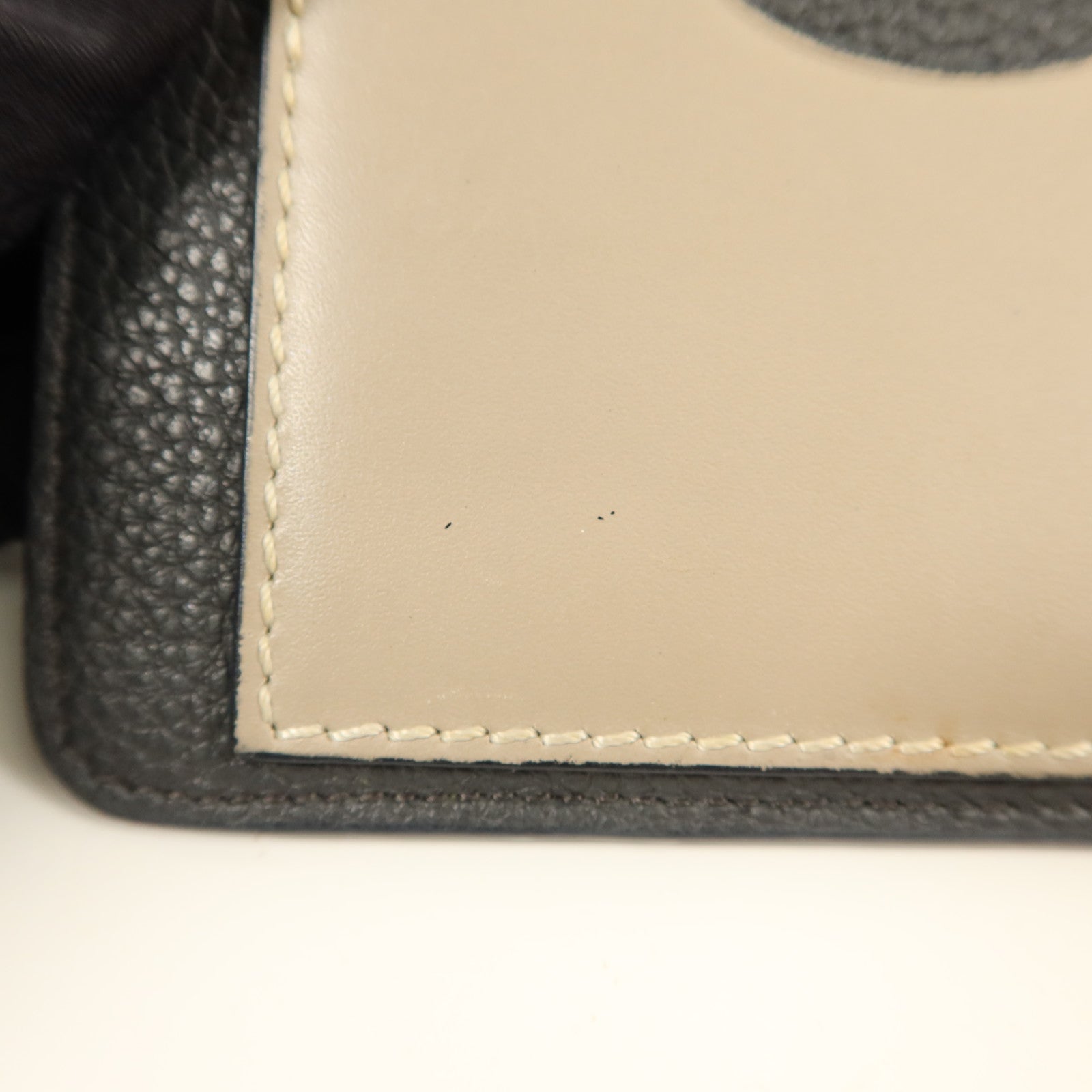 LOEWE 牛皮皮革Card Case銀扣卡片套
