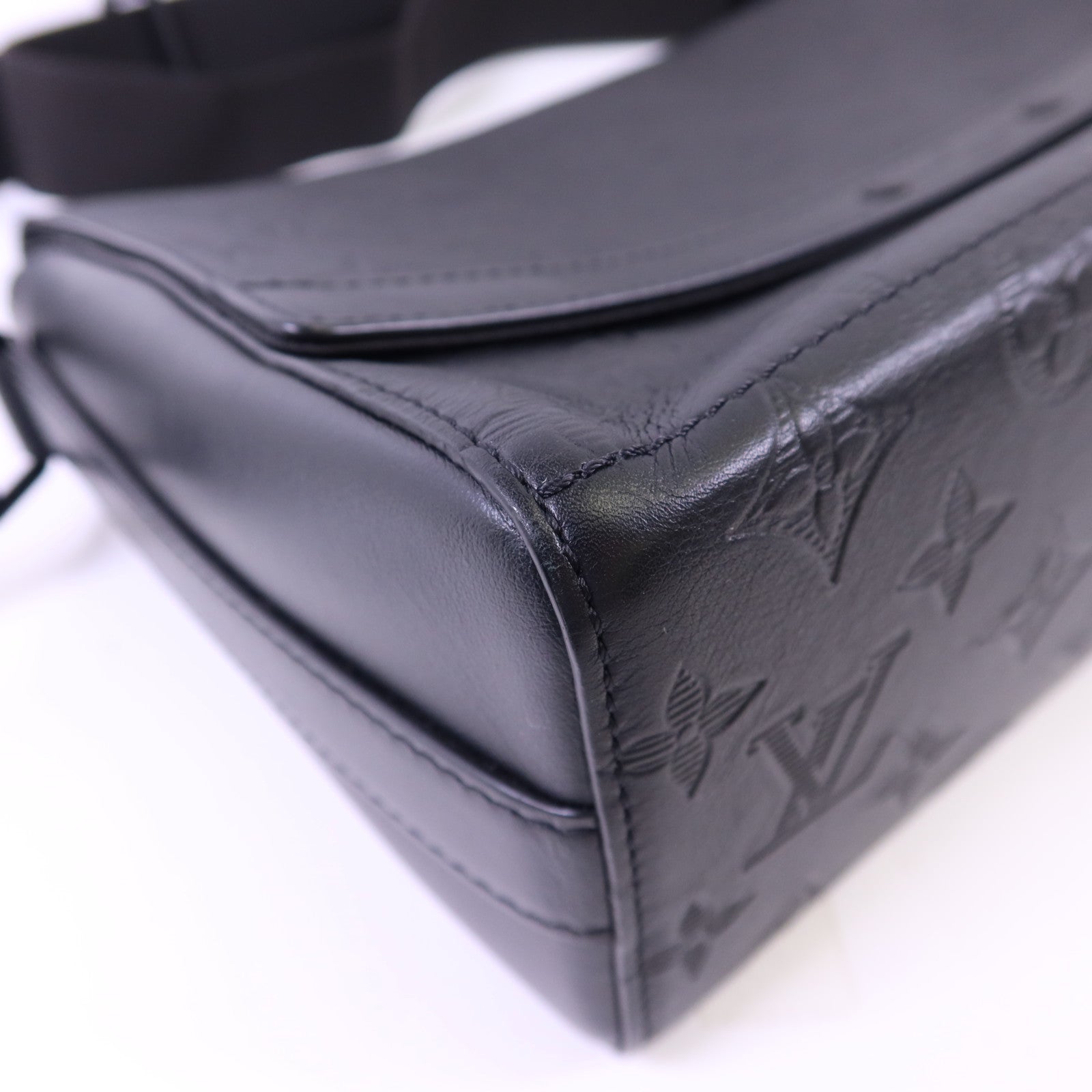 LOUIS VUITTON Monogram Shadow Sprinter Messenger肩背袋