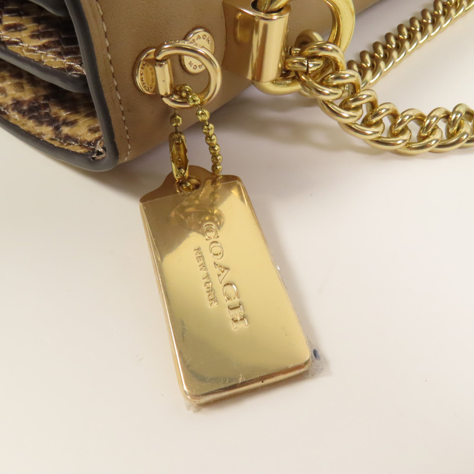 COACH 牛皮皮革Shoulder Bag金扣肩背袋