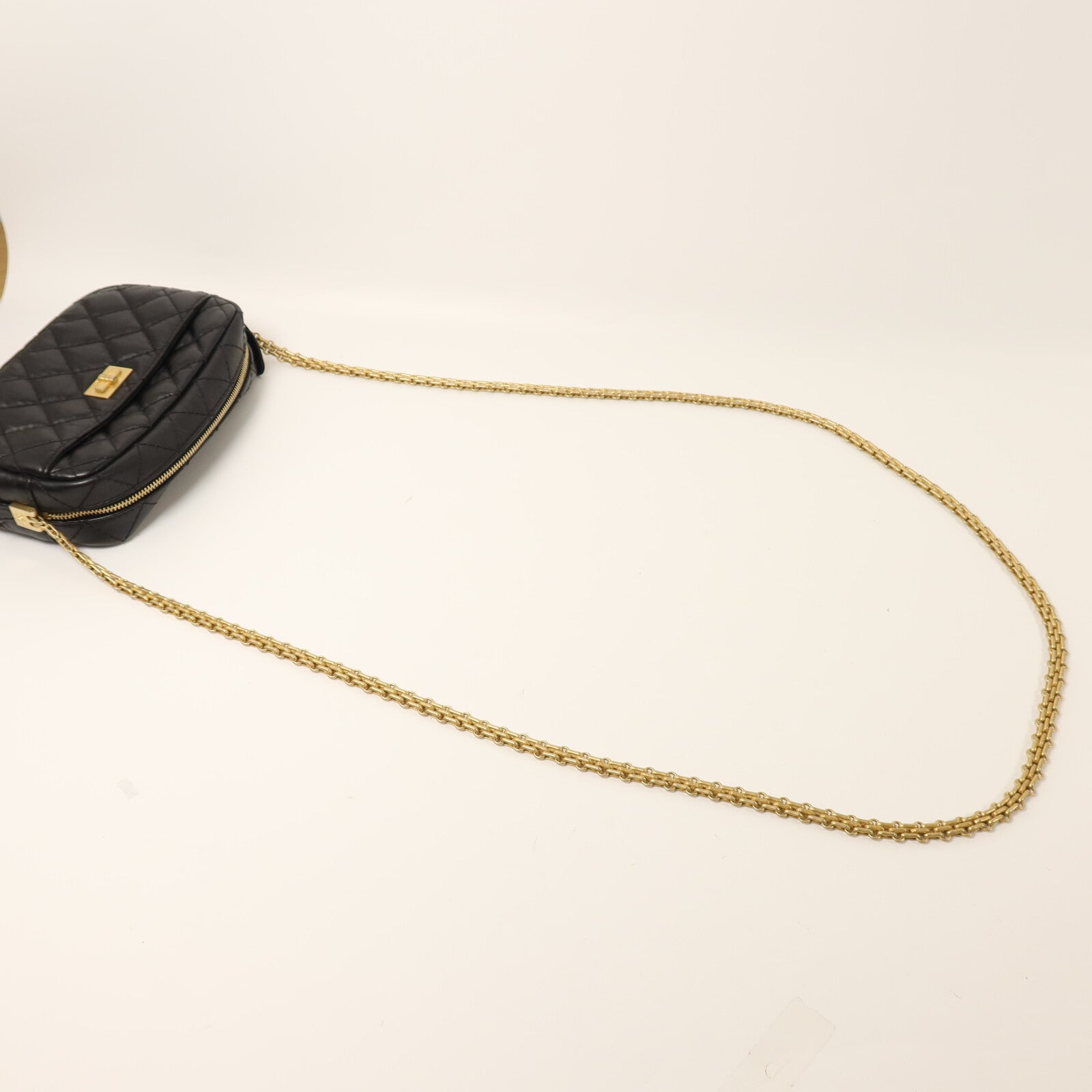 CHANEL 牛皮皮革Small Reissue 2.55 Camera Bag金扣鏈帶肩背袋