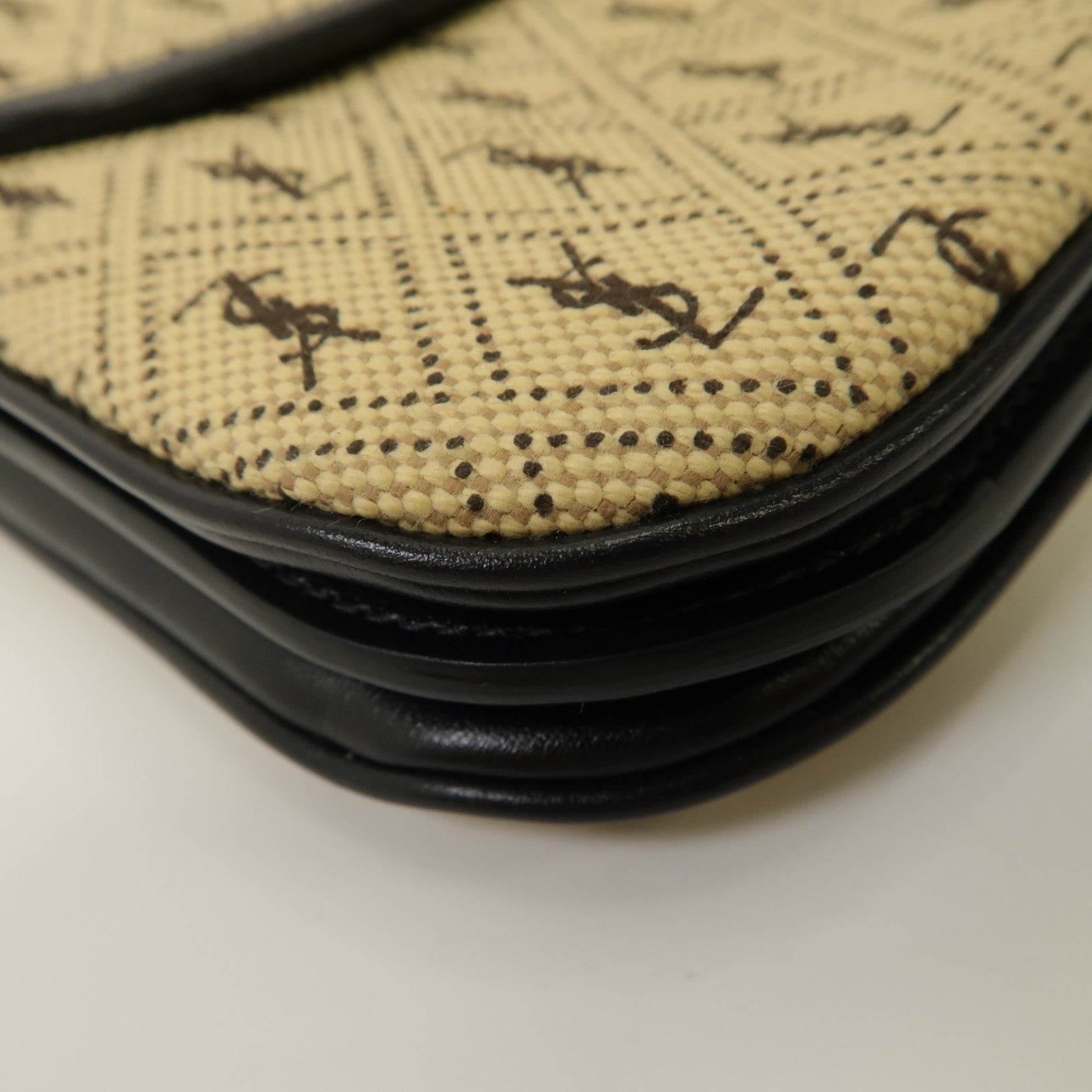 SAINT LAURENT 帆布/牛皮皮革Le Monogramme Shoulder Bag金扣肩背袋米色