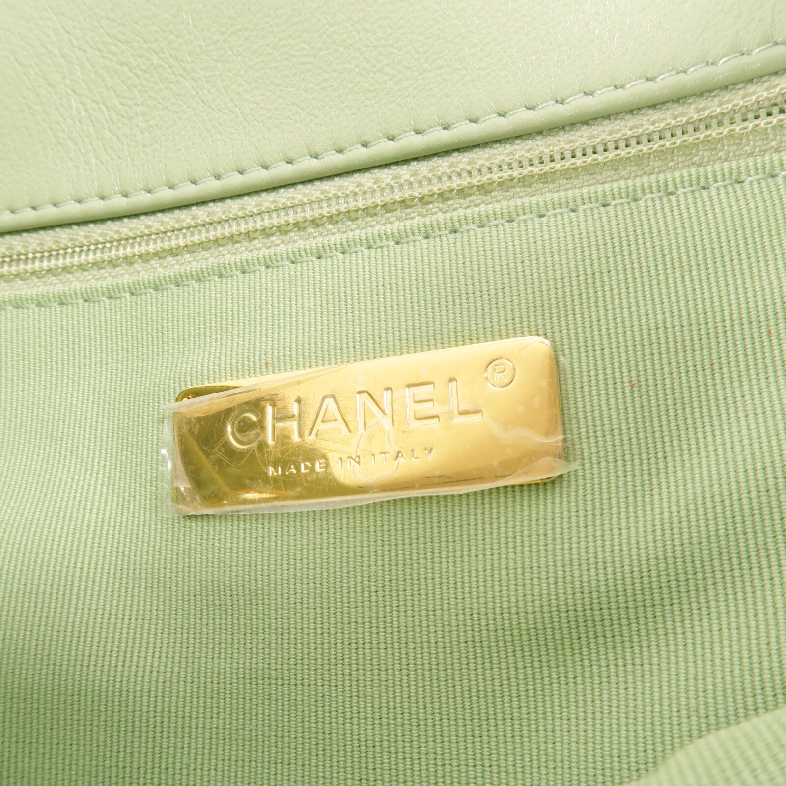 CHANEL 羊皮皮革C19 Backpack鏈帶背包