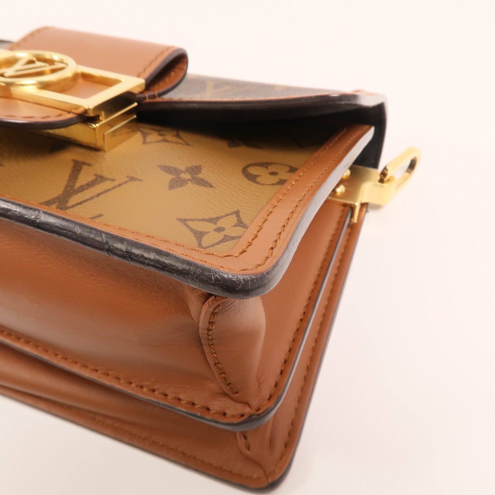 LOUIS VUITTON Monogram Reverse Mini Dauphine金扣肩背袋
