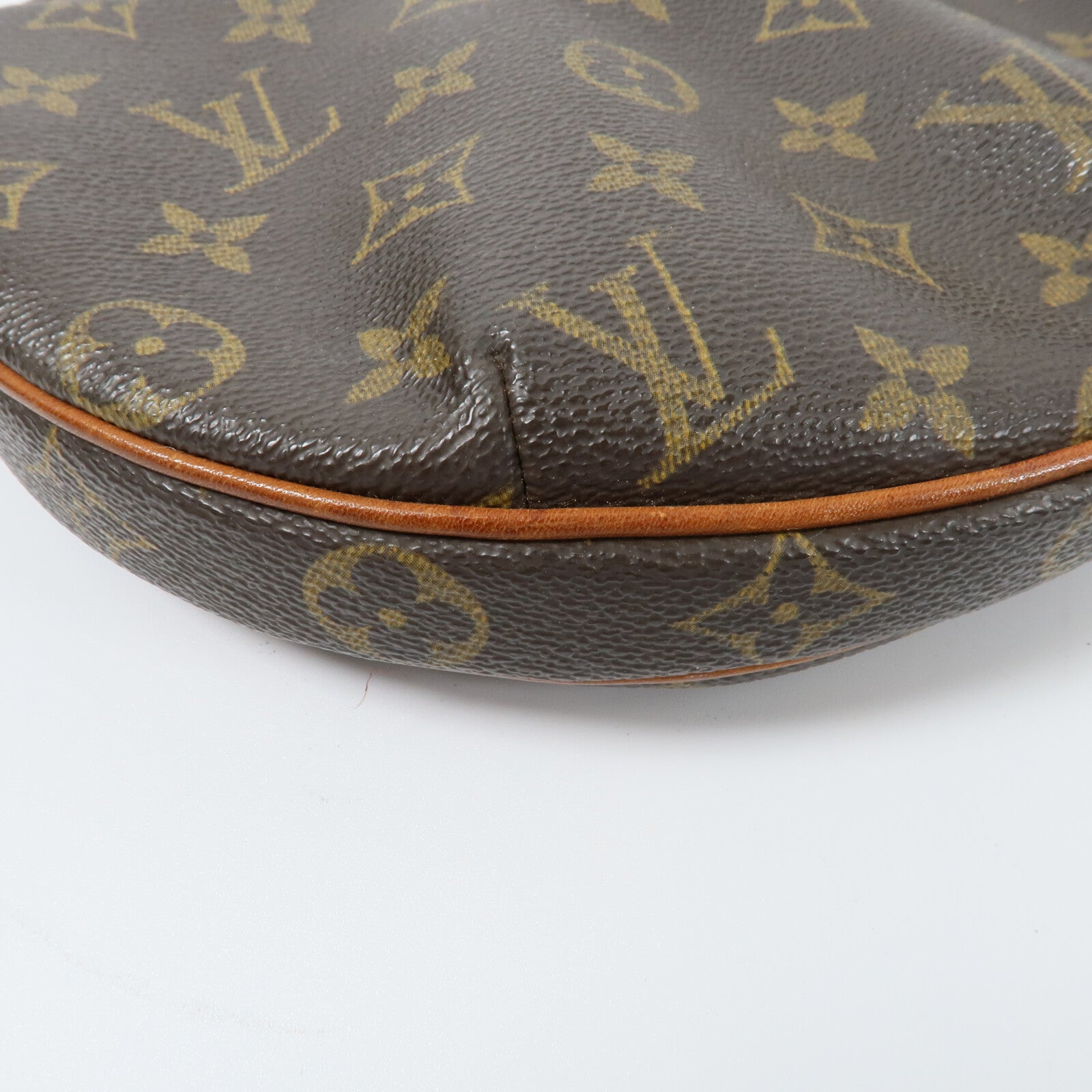 LOUIS VUITTON Monogram Pochette Croissant肩背袋