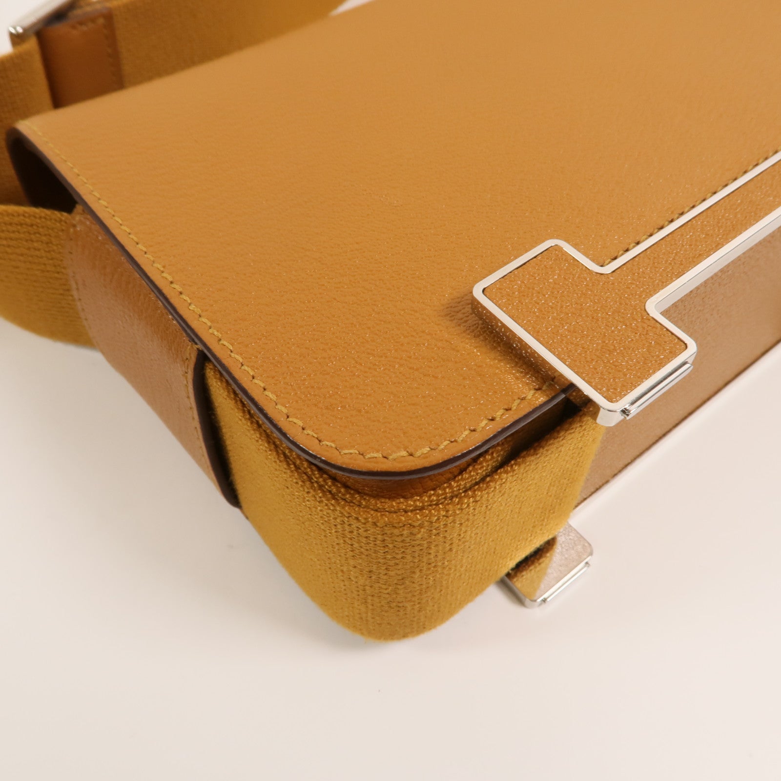 HERMES Chevre皮革Geta肩背袋Caramel