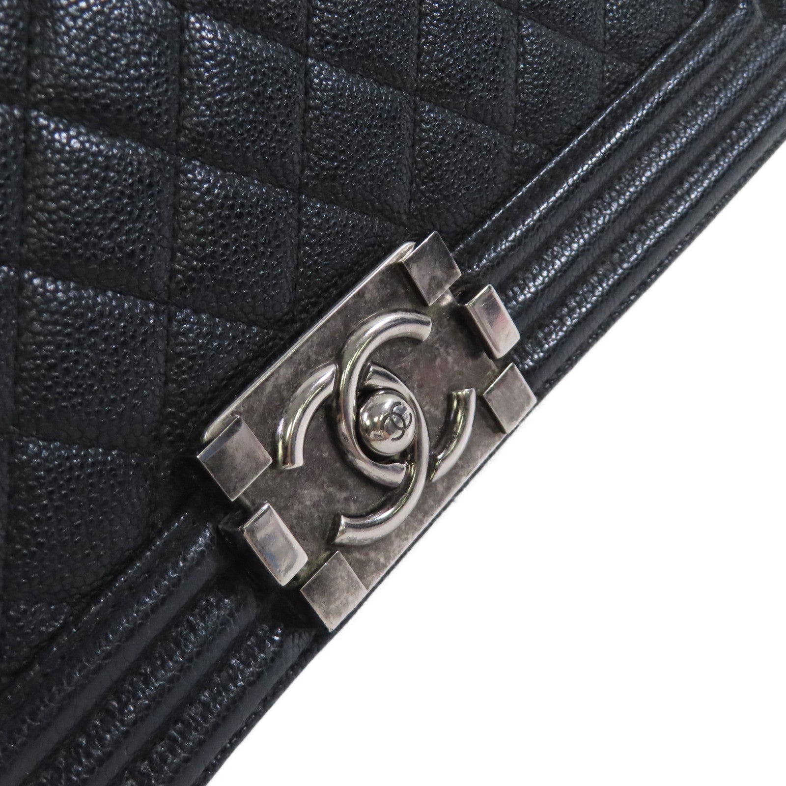 CHANEL 菱格Caviar皮革Boy Chanel Large銀扣鏈帶肩背袋黑色