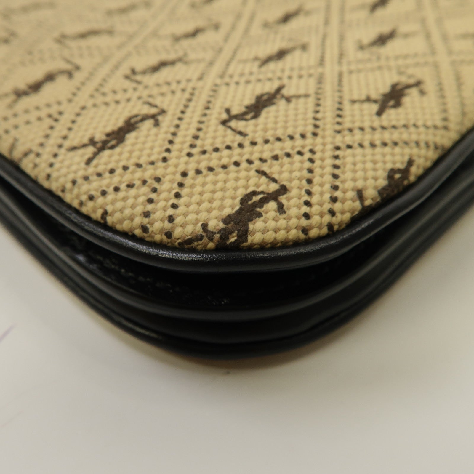 SAINT LAURENT 帆布/牛皮皮革Le Monogramme Shoulder Bag金扣肩背袋米色
