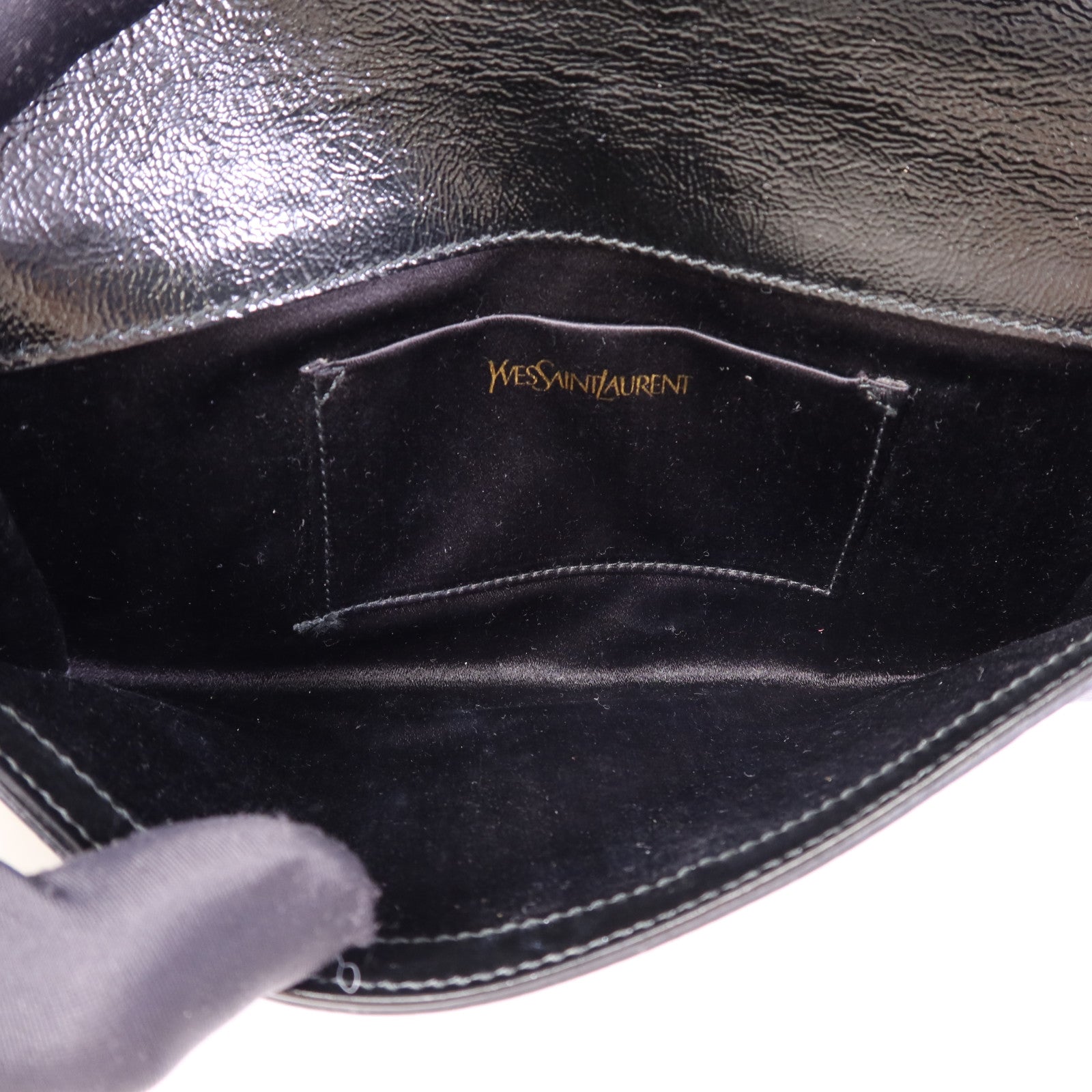 YVES SAINT LAURENT 牛皮皮革Clutch金扣手拿包