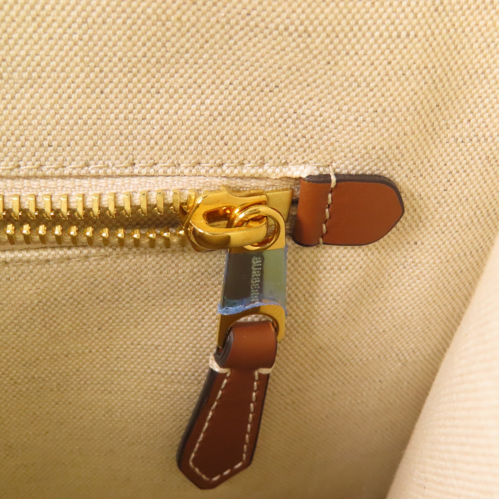 BURBERRY 帆布Freya Tote Bag金扣手挽袋
