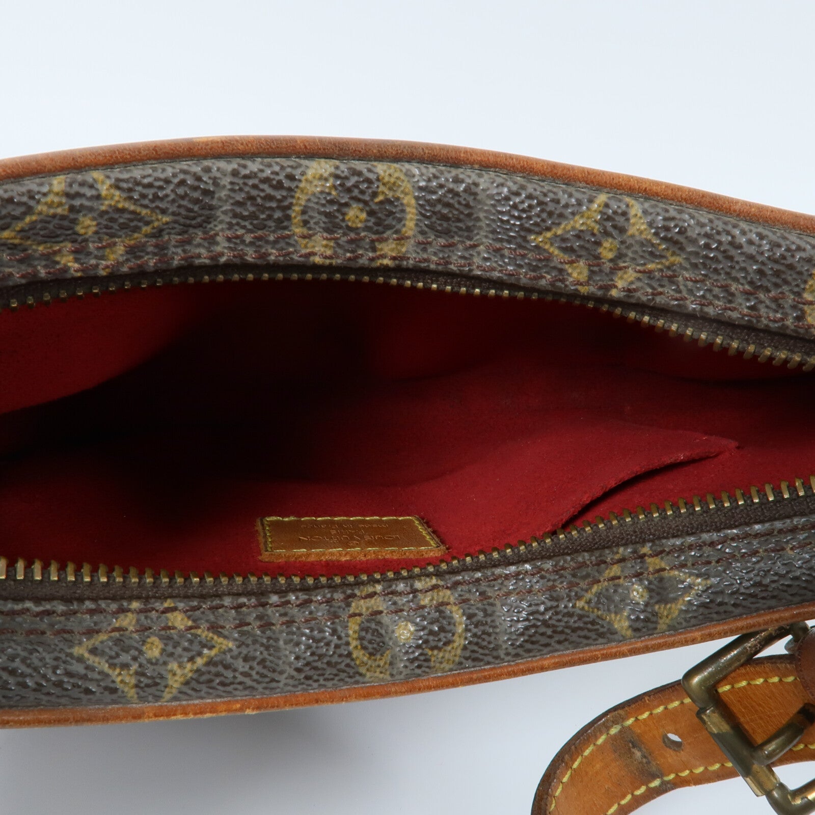 LOUIS VUITTON Monogram Pochette Croissant肩背袋