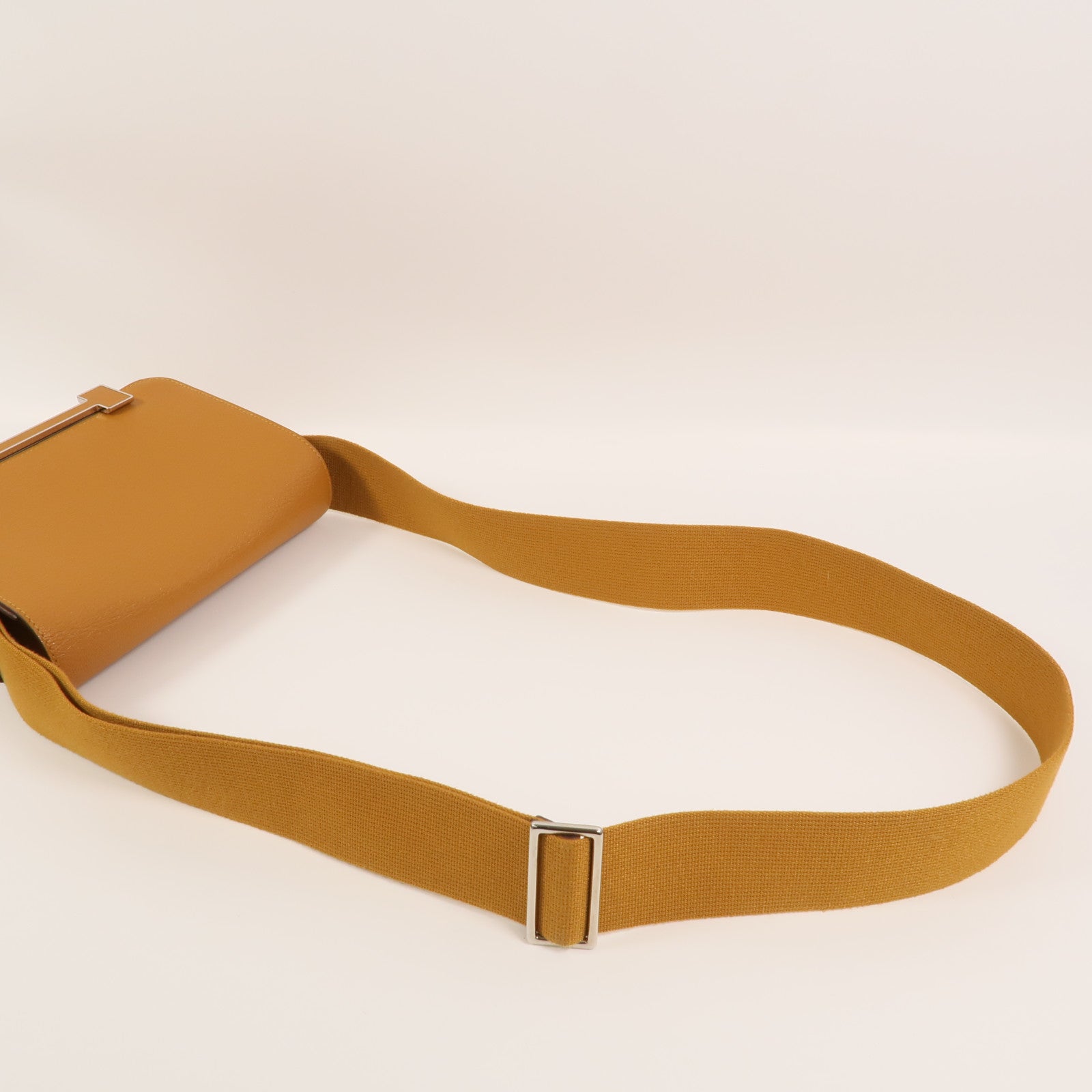 HERMES Chevre皮革Geta肩背袋Caramel