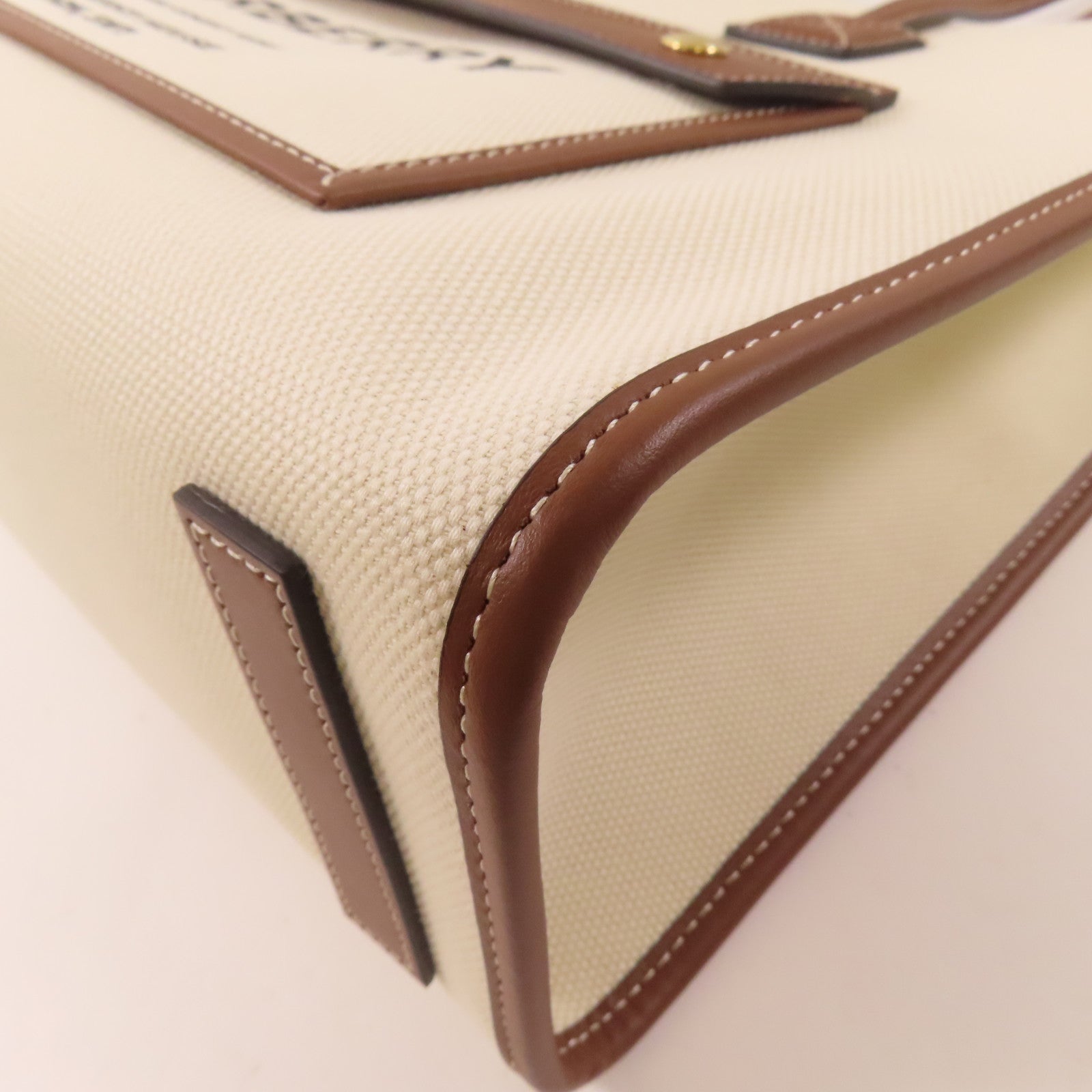 BURBERRY 帆布Freya Tote Bag金扣手挽袋
