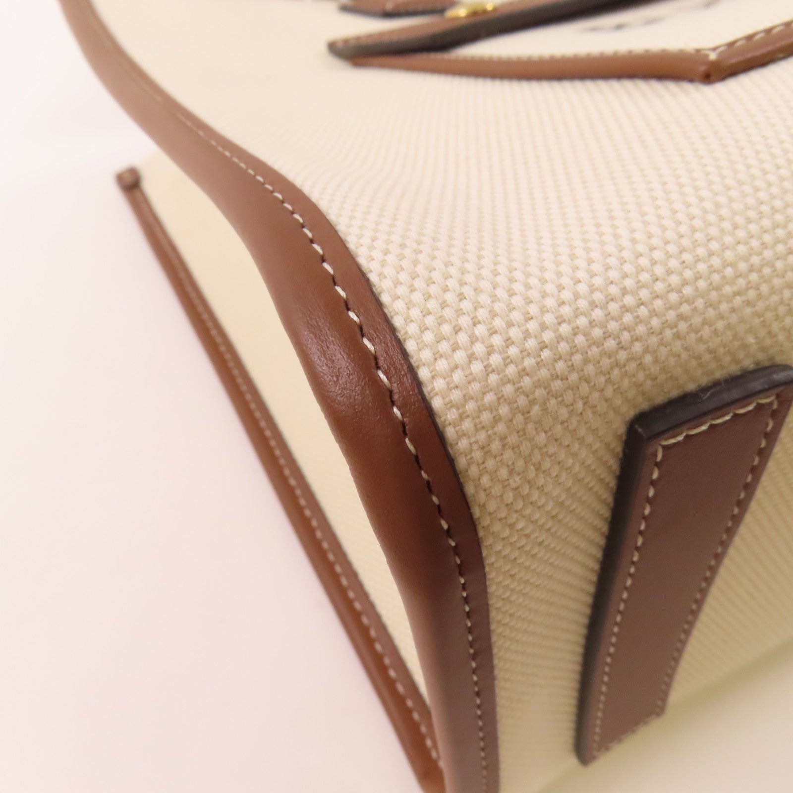 BURBERRY 帆布Freya Tote Bag金扣手挽袋
