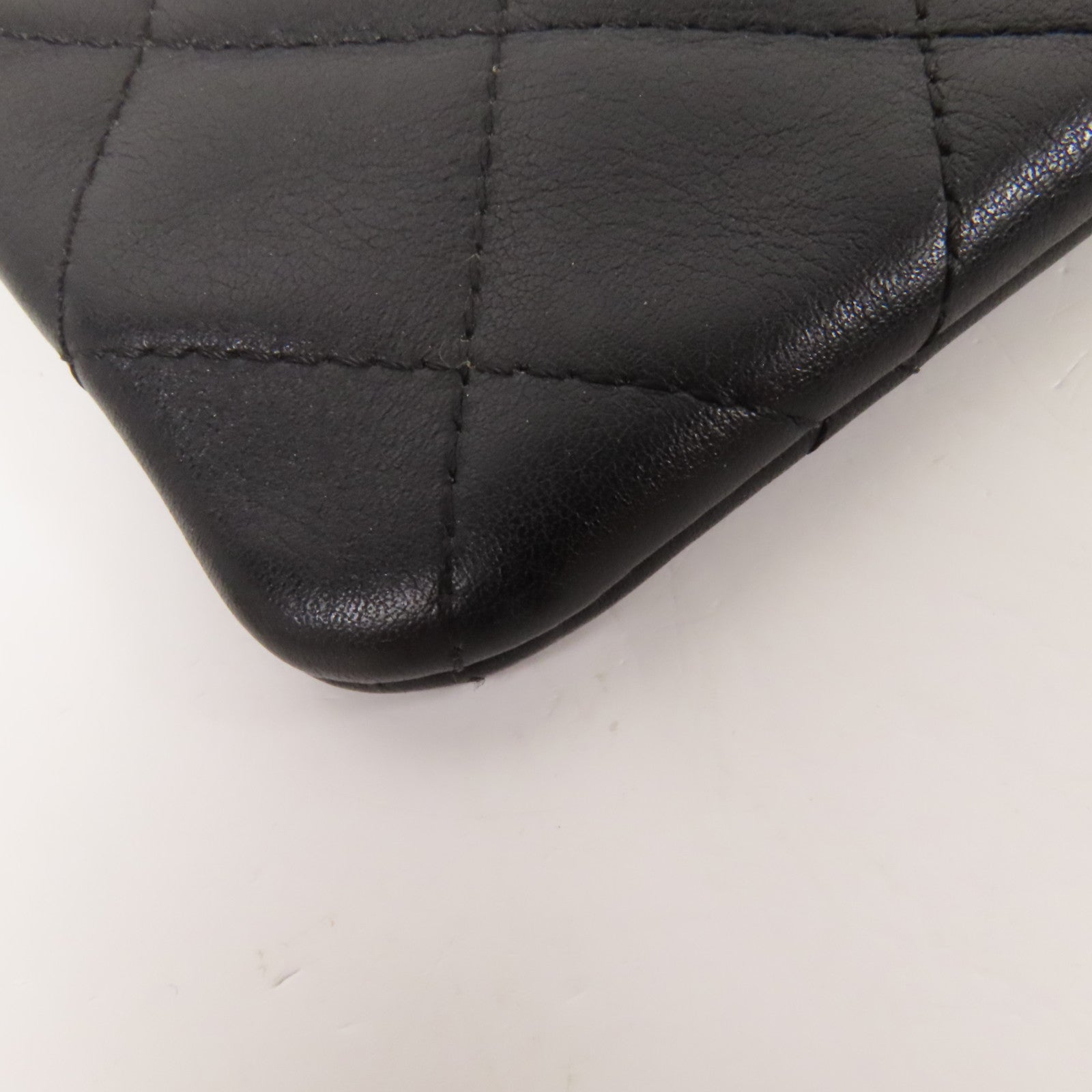 CHANEL 羊皮皮革Pouch銀扣手拿包