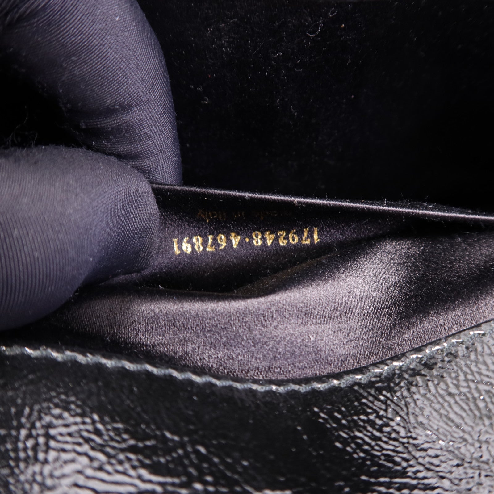YVES SAINT LAURENT 牛皮皮革Clutch金扣手拿包