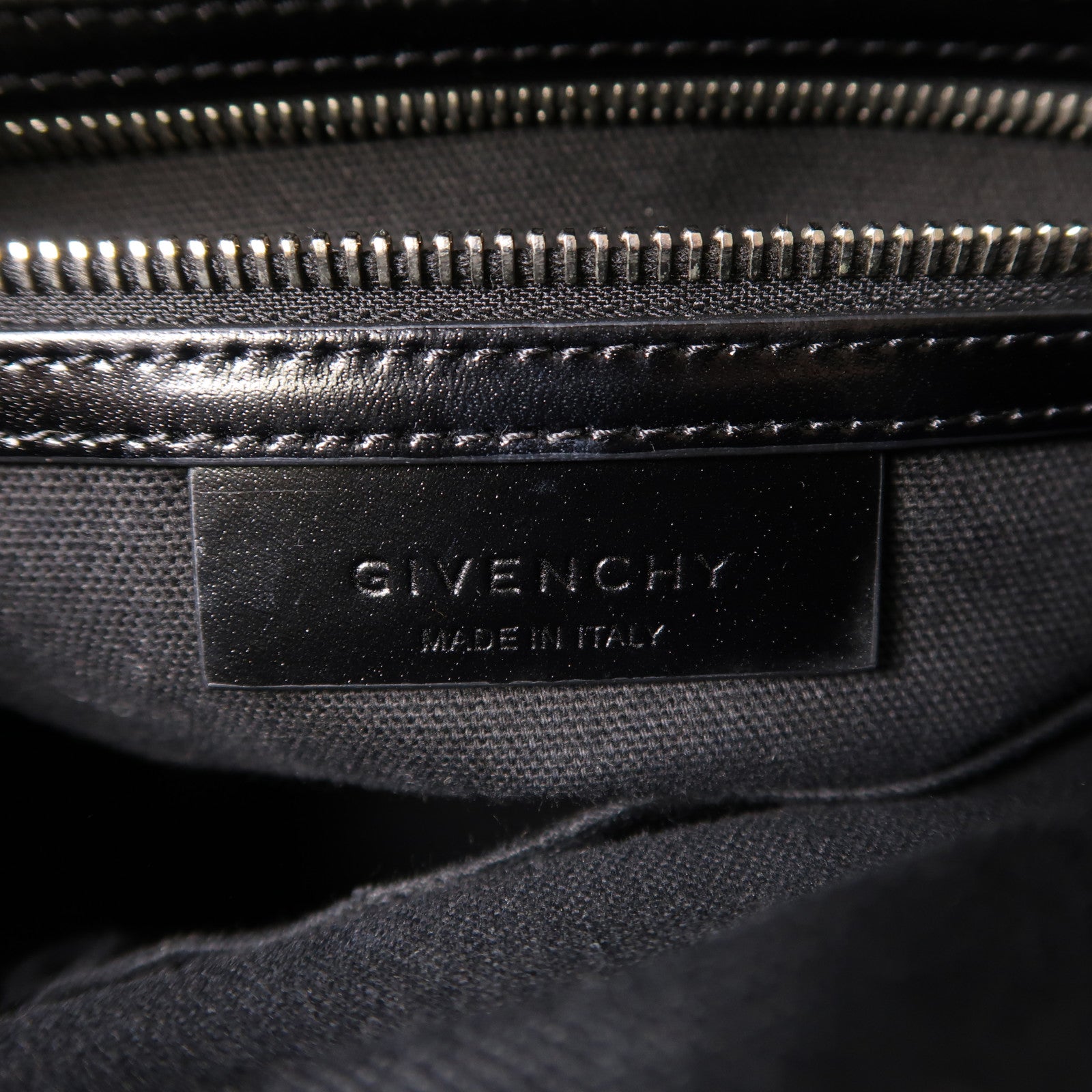 GIVENCHY 牛皮皮革Antigona Bag銀扣手挽肩背兩用袋