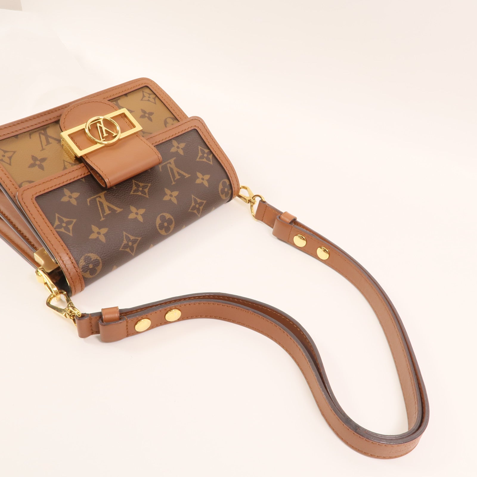 LOUIS VUITTON Monogram Reverse Mini Dauphine金扣肩背袋