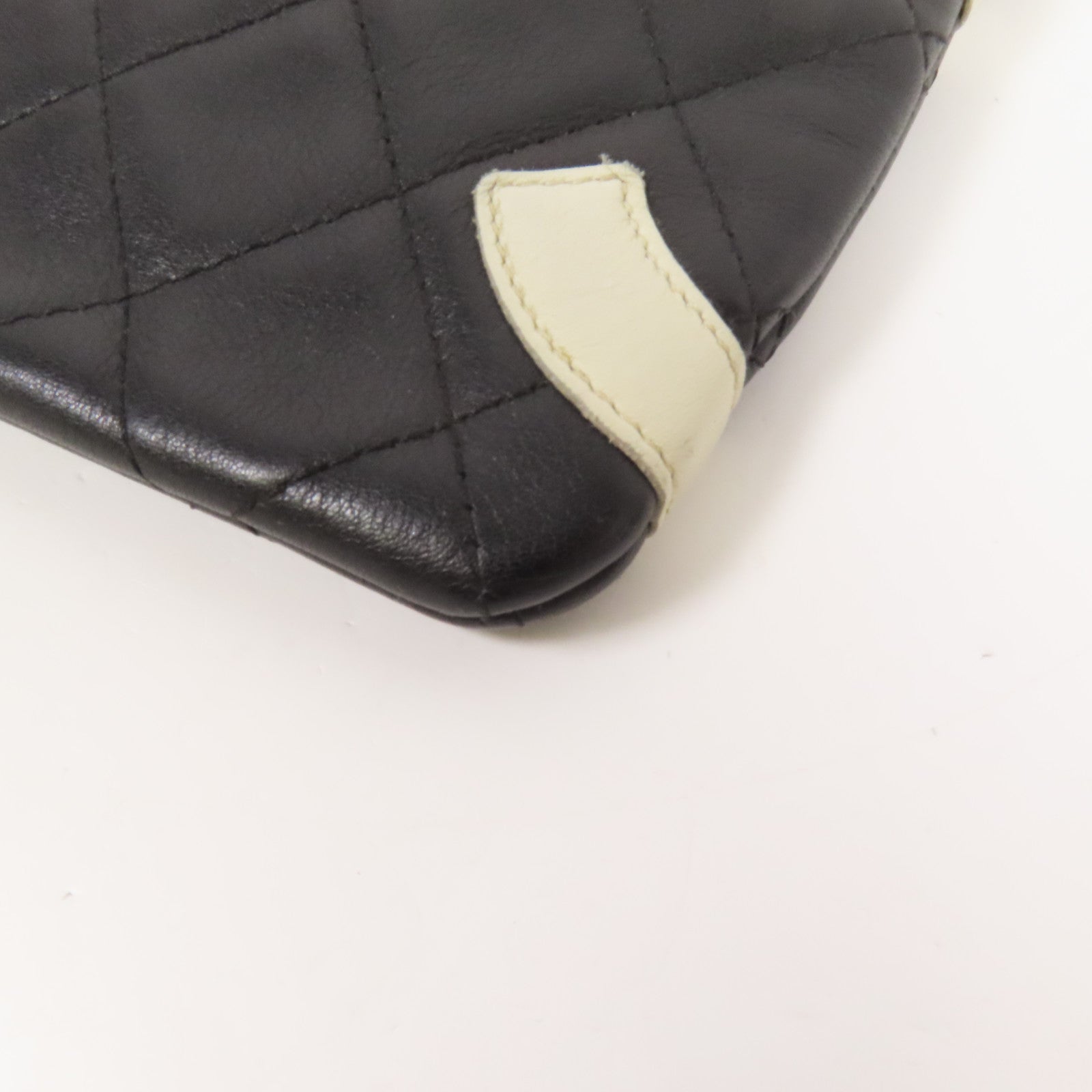 CHANEL 羊皮皮革Pouch銀扣手拿包