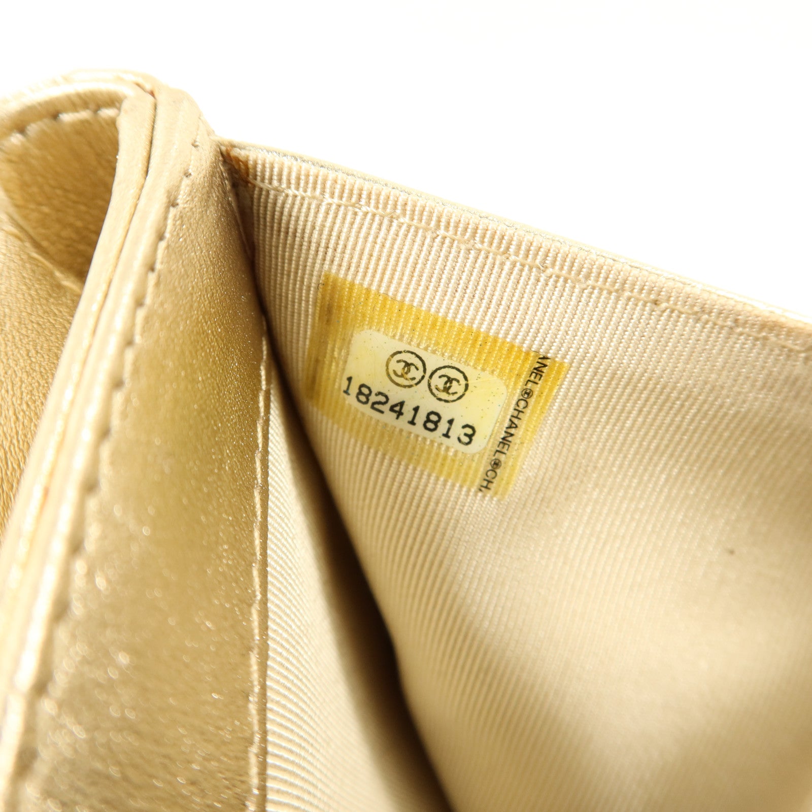 CHANEL 牛皮皮革Bifold Wallet金扣錢包
