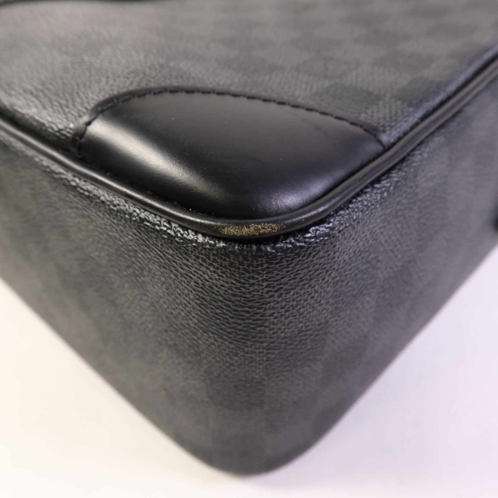 LOUIS VUITTON Damier Graphite Porte Documents Voyage銀扣肩背袋