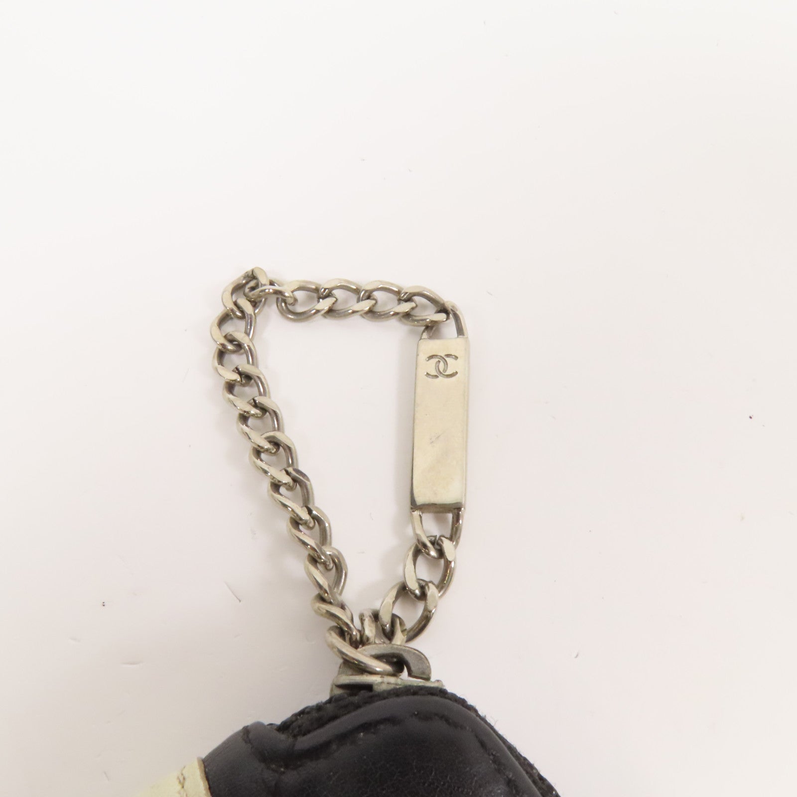 CHANEL 羊皮皮革Pouch銀扣手拿包