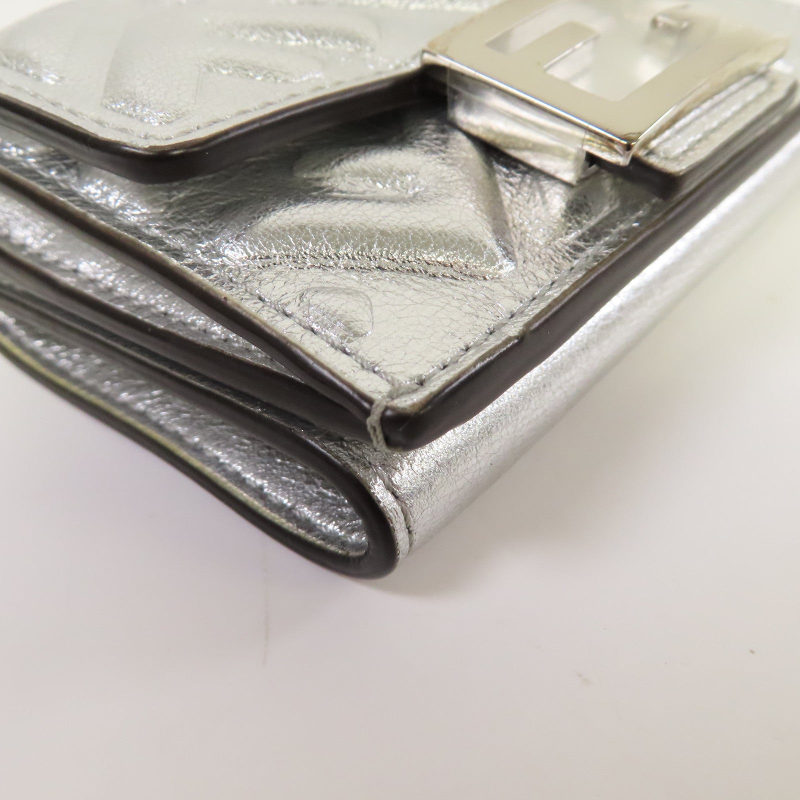 FENDI 皮革Wallet銀扣鈕扣錢包銀色