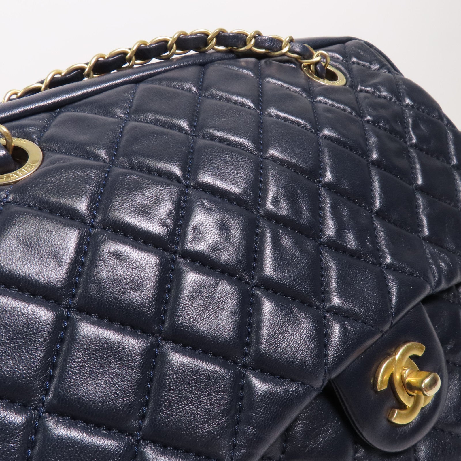 CHANEL 牛皮皮革Shoulder Bag金扣肩背包