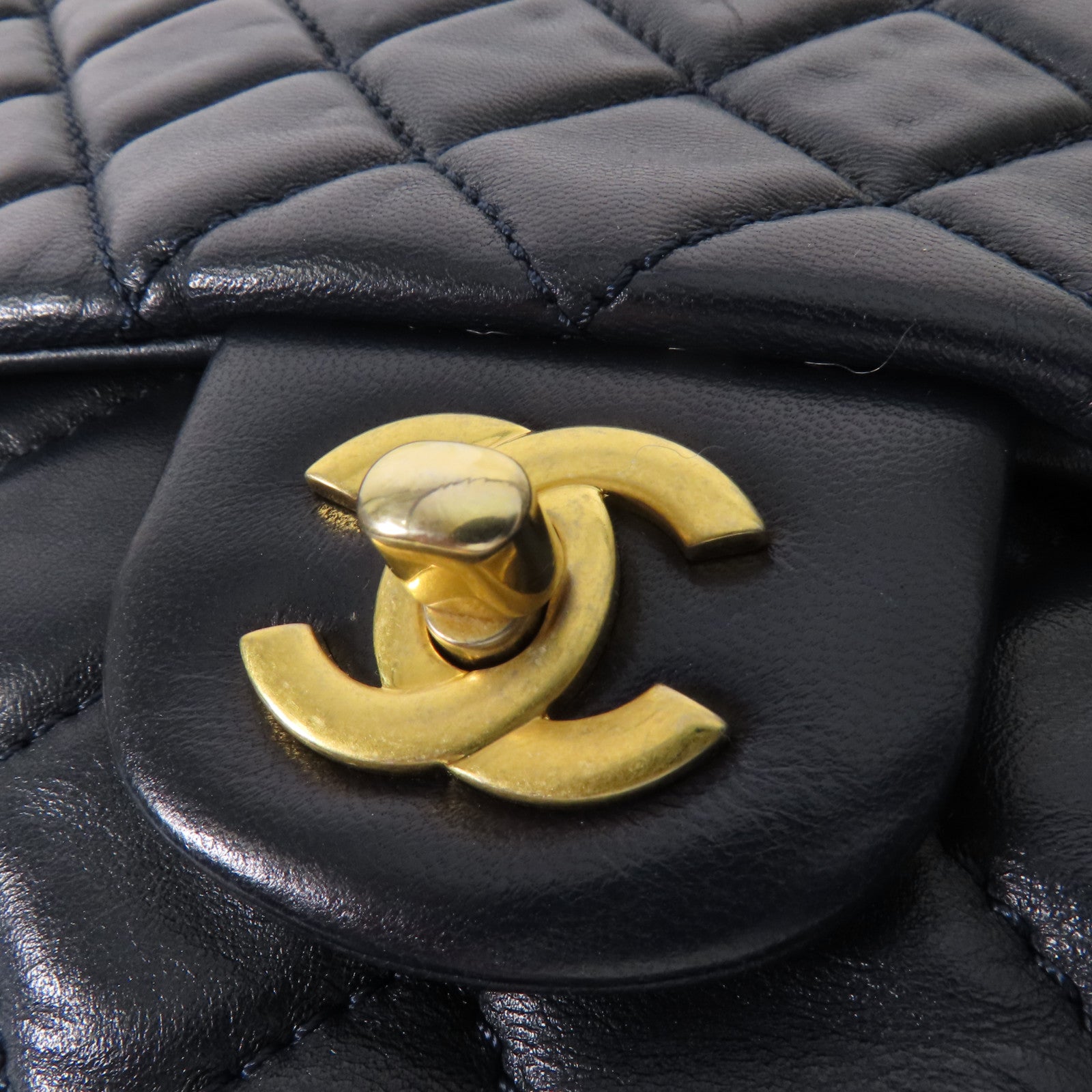 CHANEL 牛皮皮革Shoulder Bag金扣肩背包