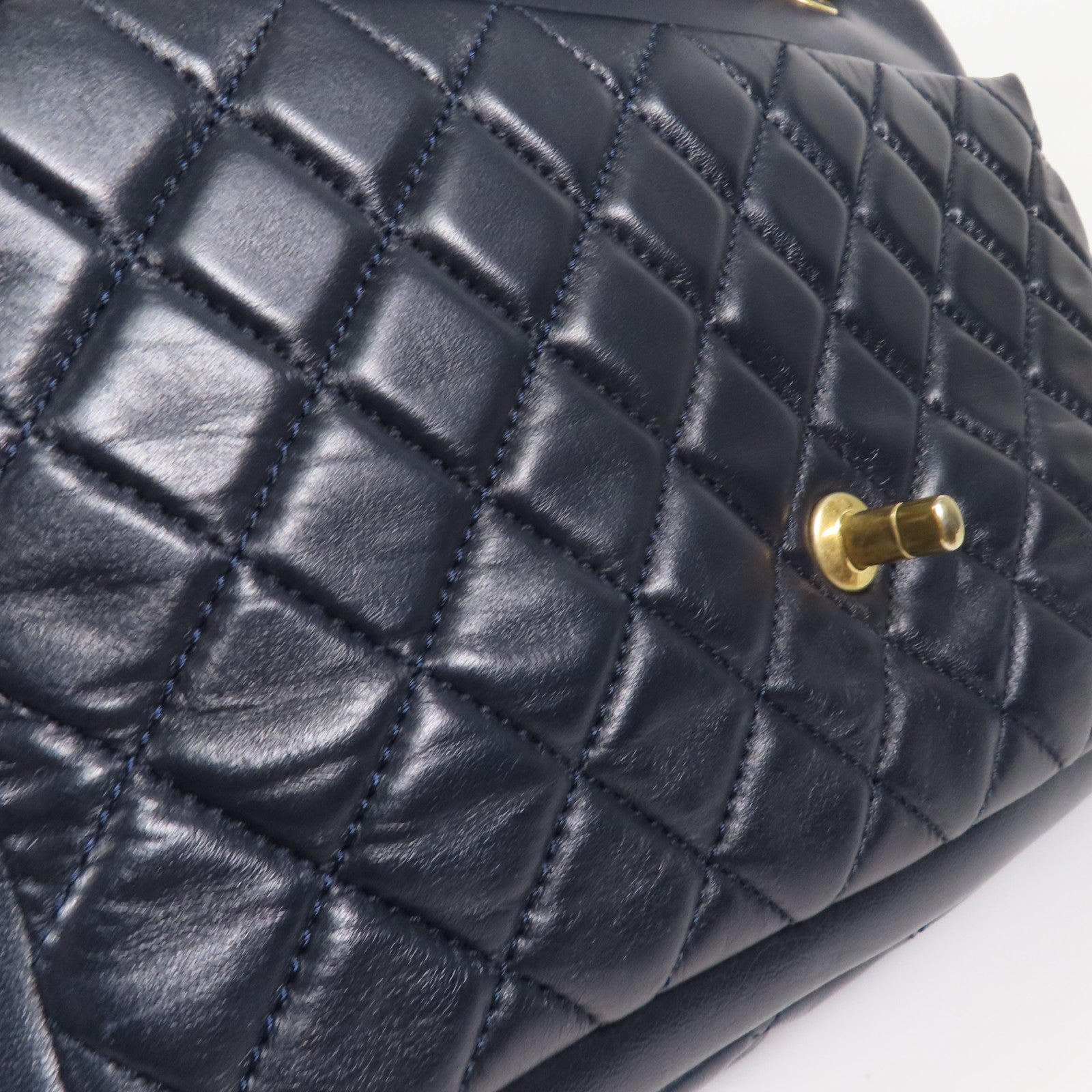 CHANEL 牛皮皮革Shoulder Bag金扣肩背包