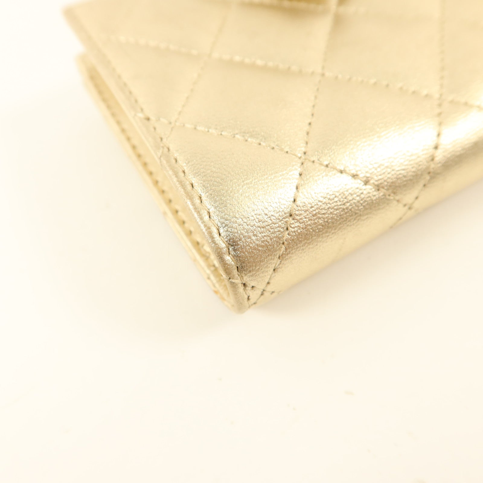 CHANEL 牛皮皮革Bifold Wallet金扣錢包