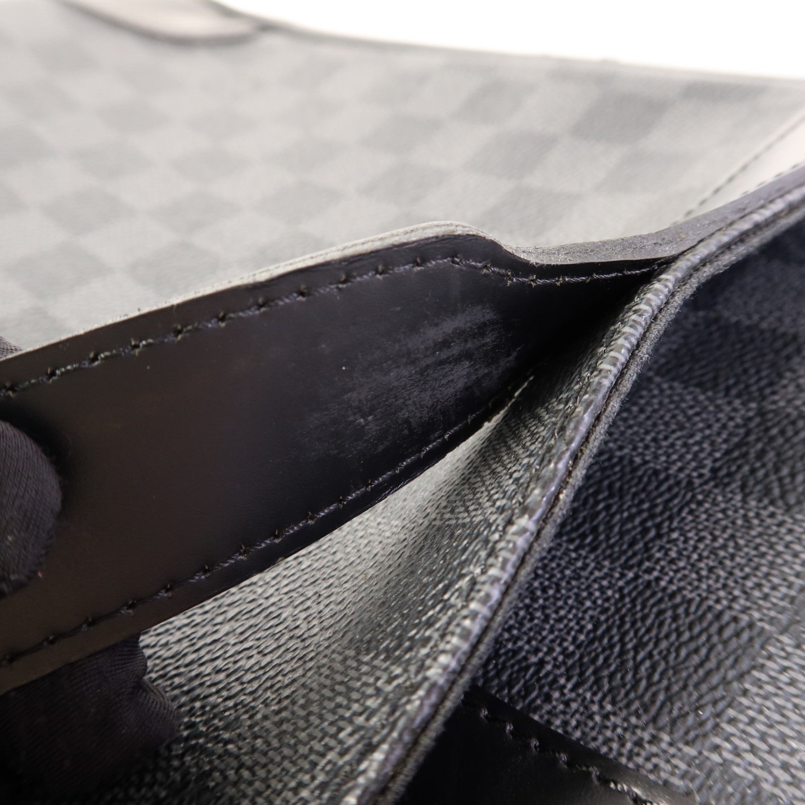 LOUIS VUITTON Damier Graphite Porte Documents Voyage銀扣肩背袋