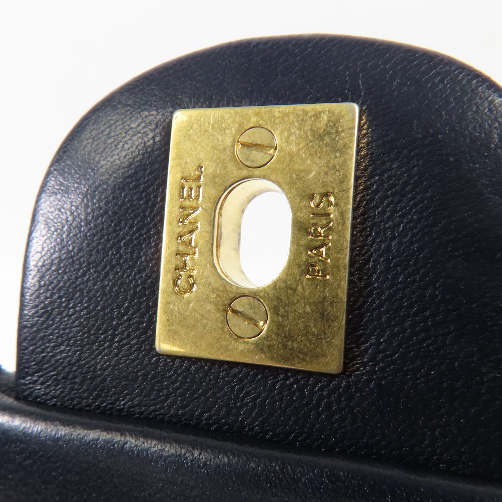 CHANEL 牛皮皮革Shoulder Bag金扣肩背包