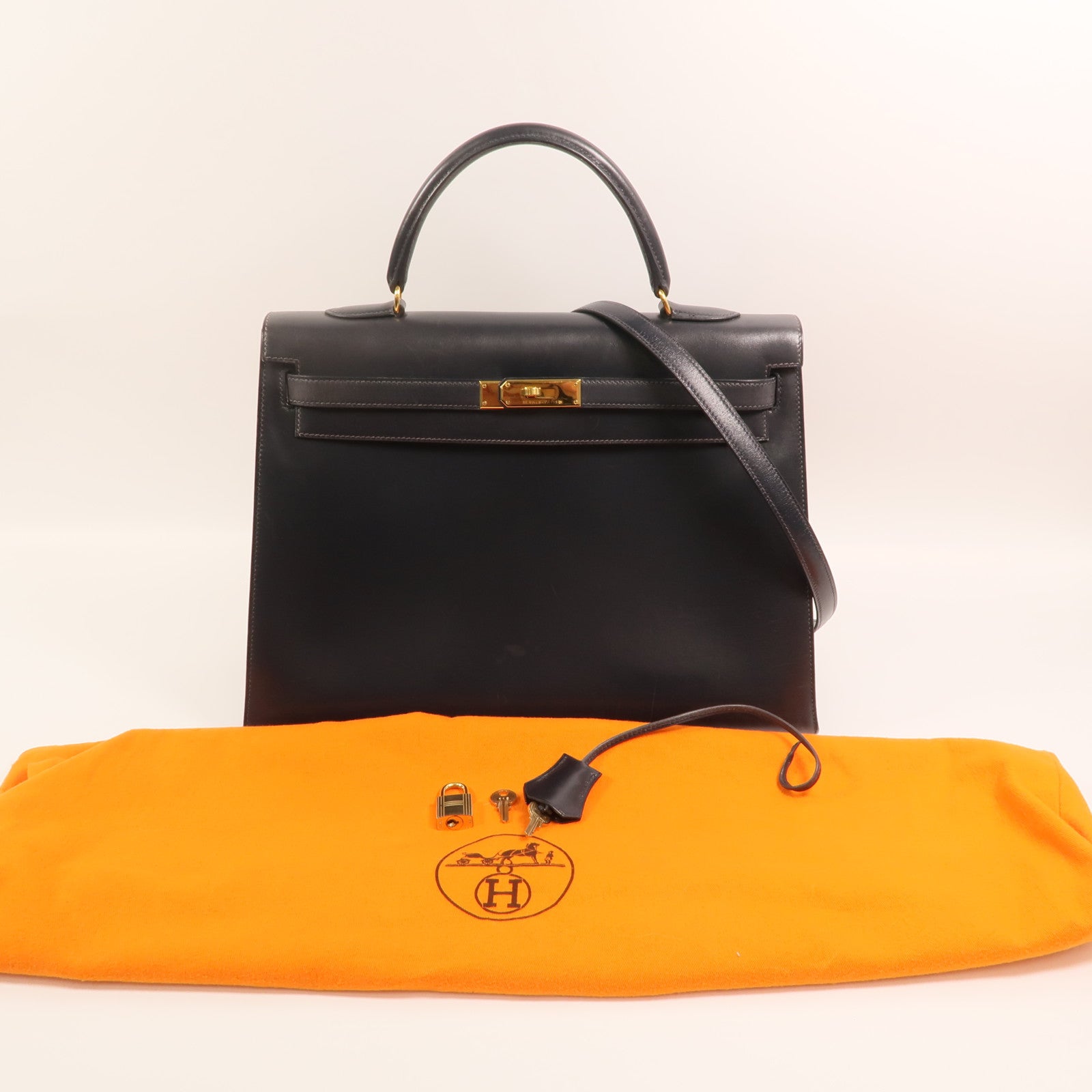 HERMES Box Calf皮革Kelly 35金扣手挽肩背兩用袋Noir
