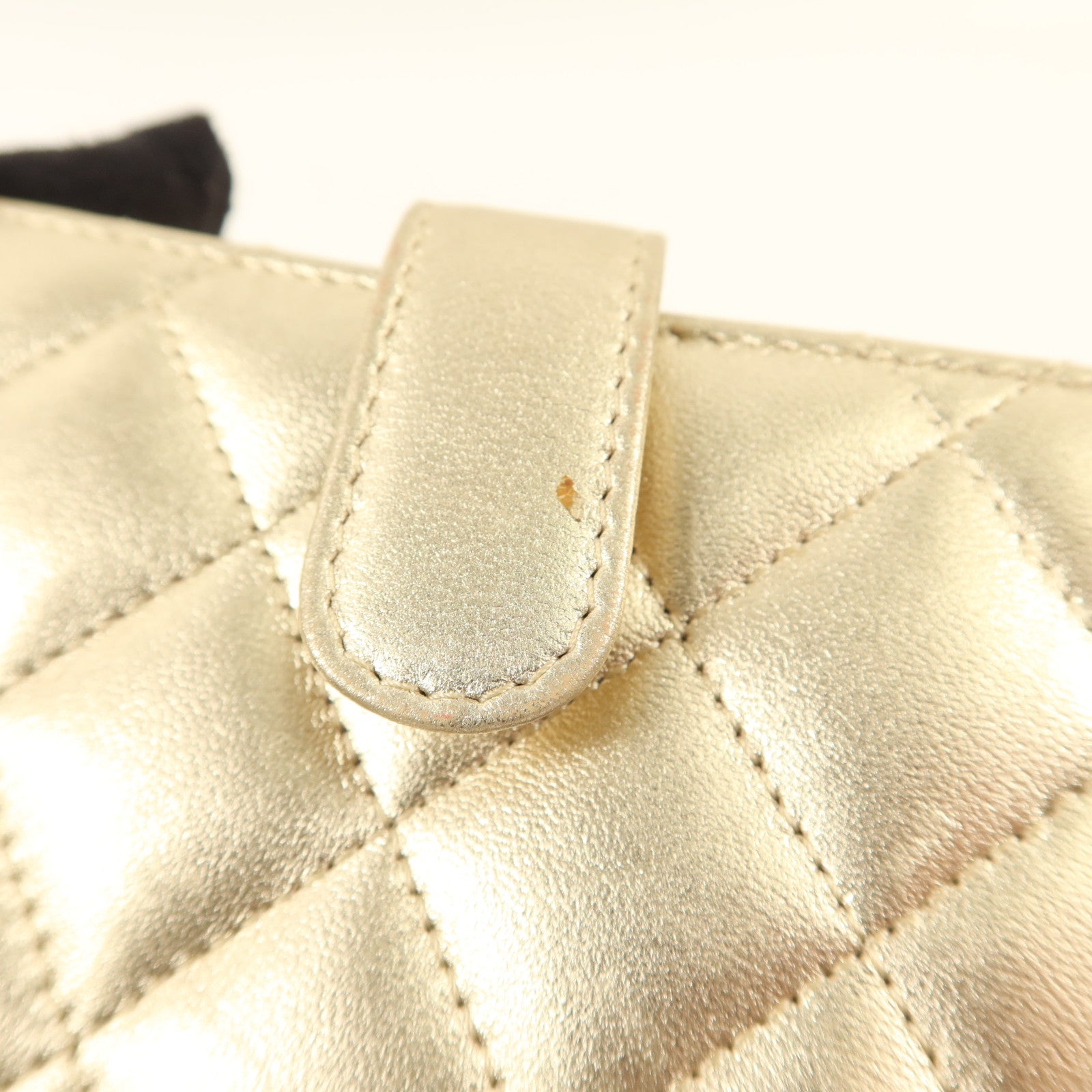 CHANEL 牛皮皮革Bifold Wallet金扣錢包