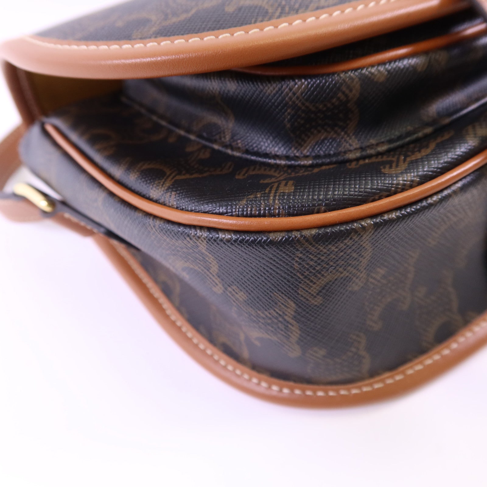 CELINE 塗層帆布Medium Folco in Triomphe金扣肩背袋
