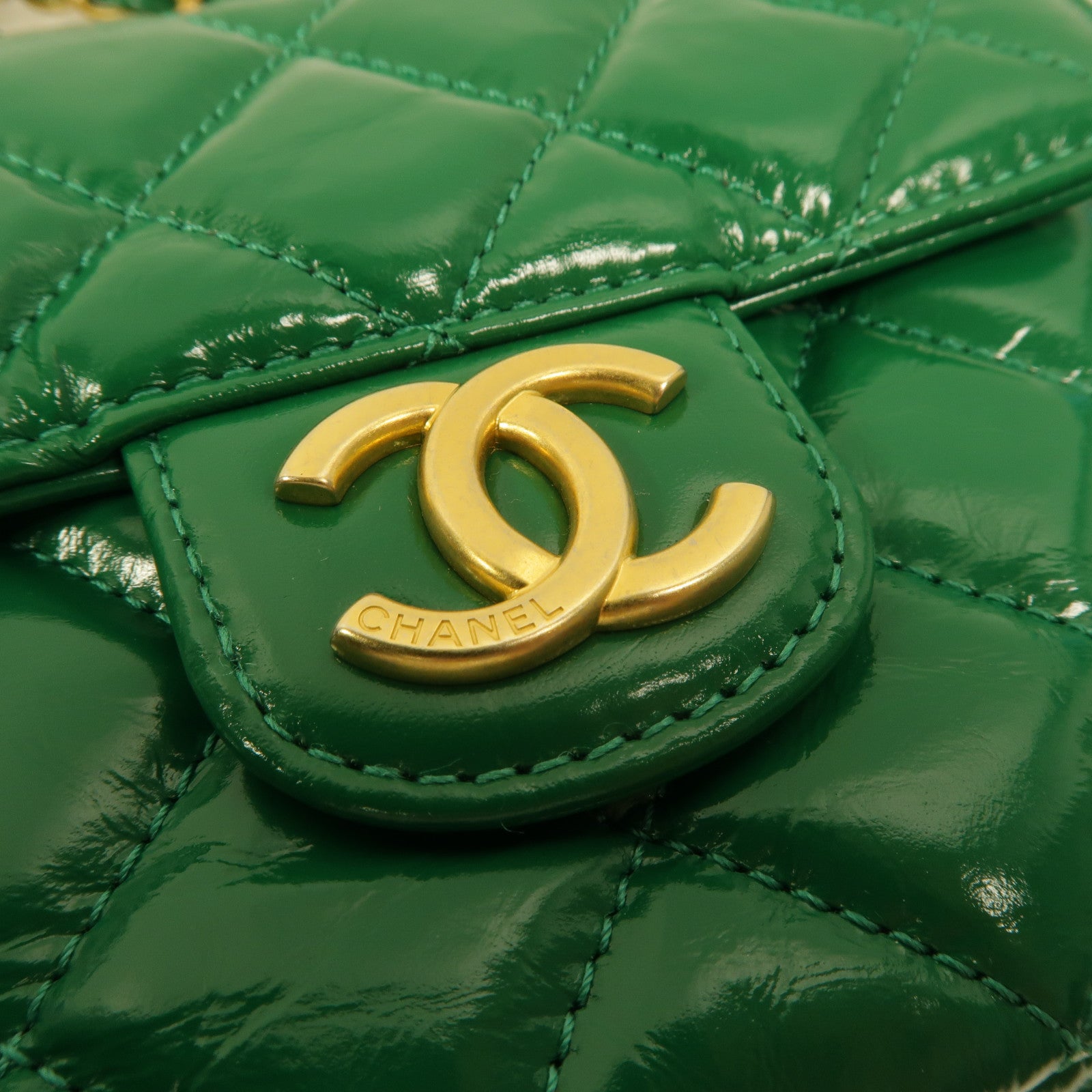 CHANEL 牛皮皮革Wavy CC Hobo Small鏈帶肩背袋