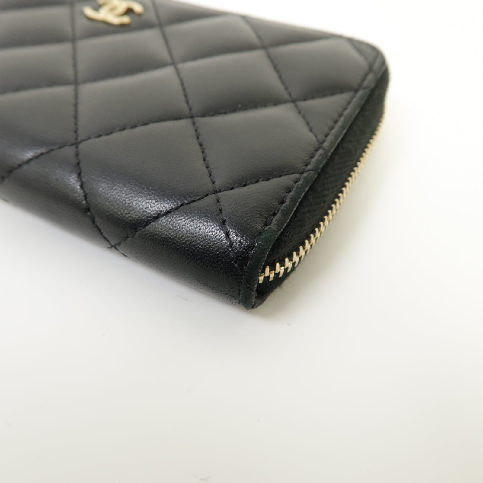 CHANEL 菱格羊皮皮革Medium Zipped Wallet金扣中長錢包黑色