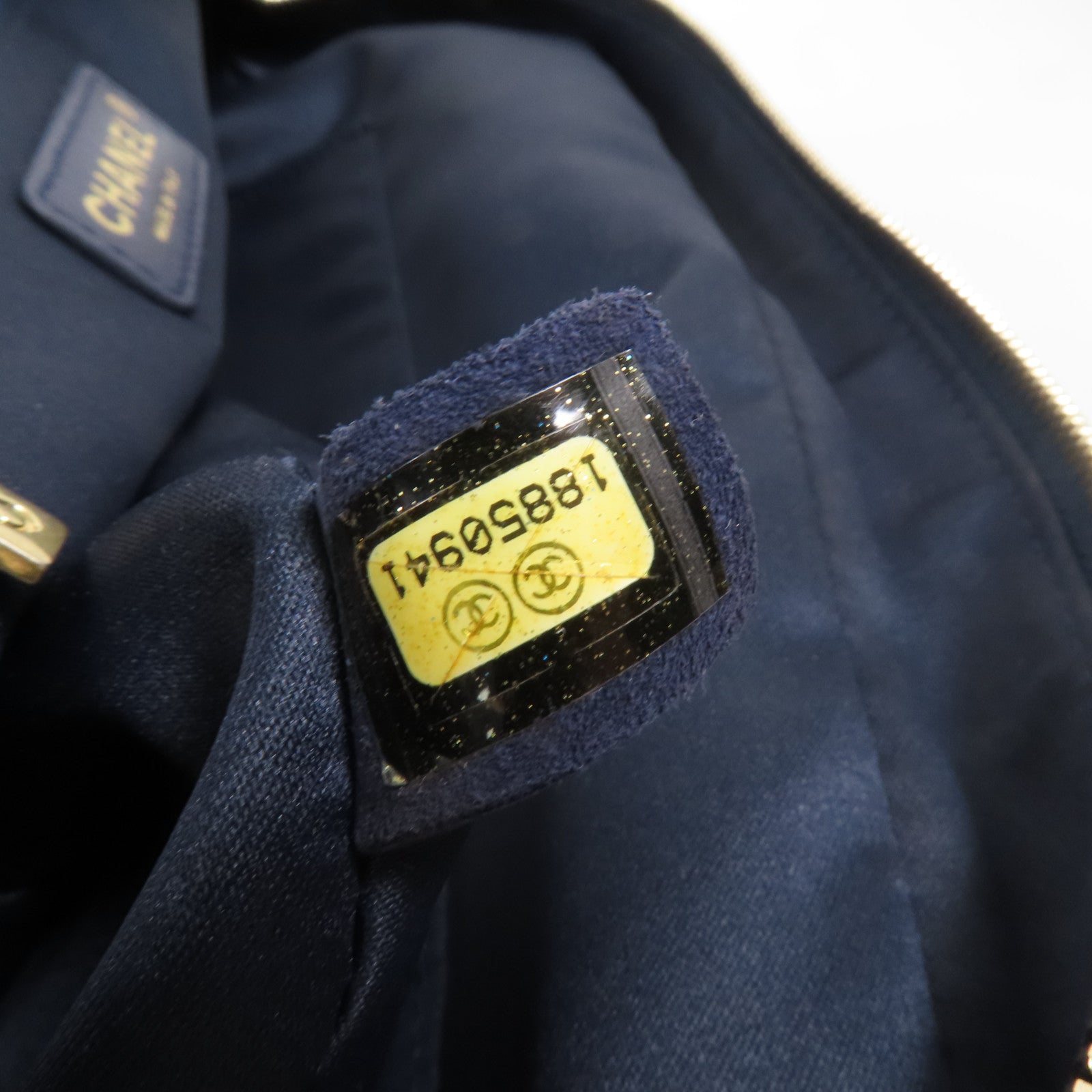 CHANEL 牛皮皮革Shoulder Bag金扣肩背包