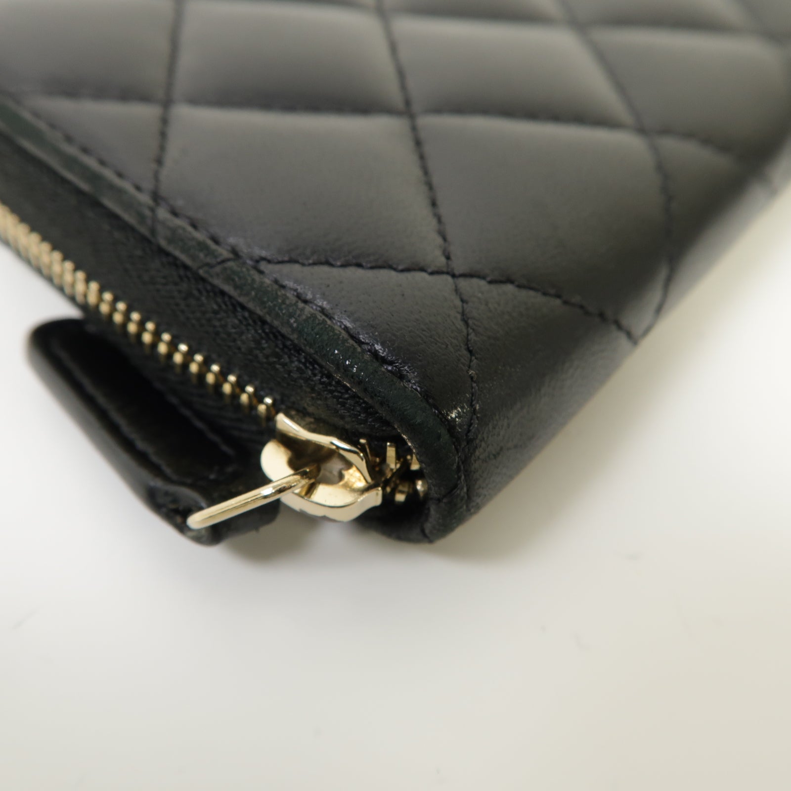 CHANEL 菱格羊皮皮革Medium Zipped Wallet金扣中長錢包黑色