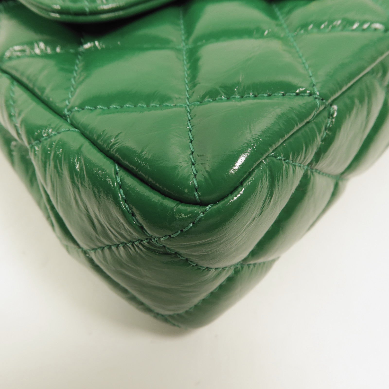 CHANEL 牛皮皮革Wavy CC Hobo Small鏈帶肩背袋